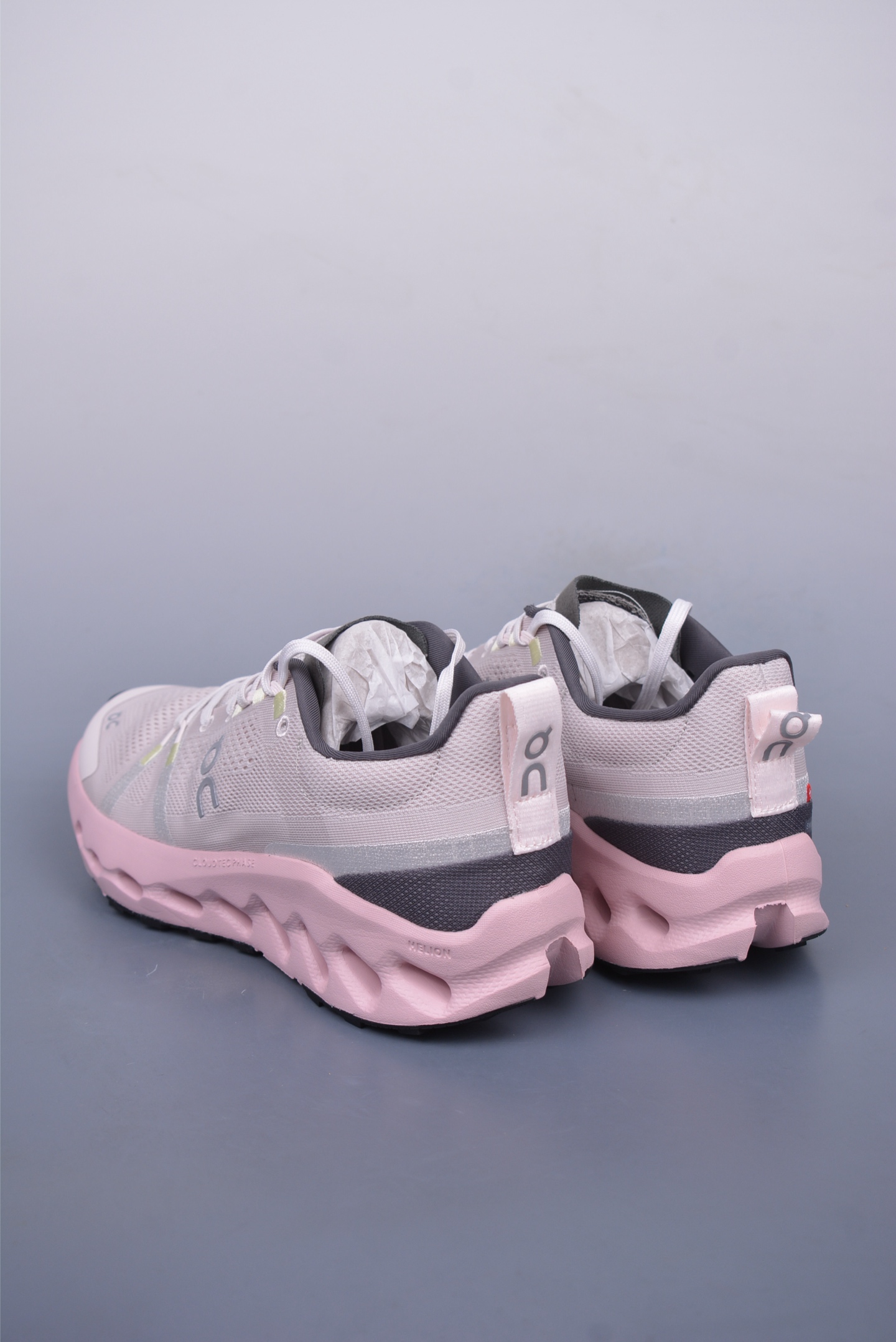 180 On昂跑 Cloudtilt Loewe 户外街头机能风跑步鞋 3ME10103161