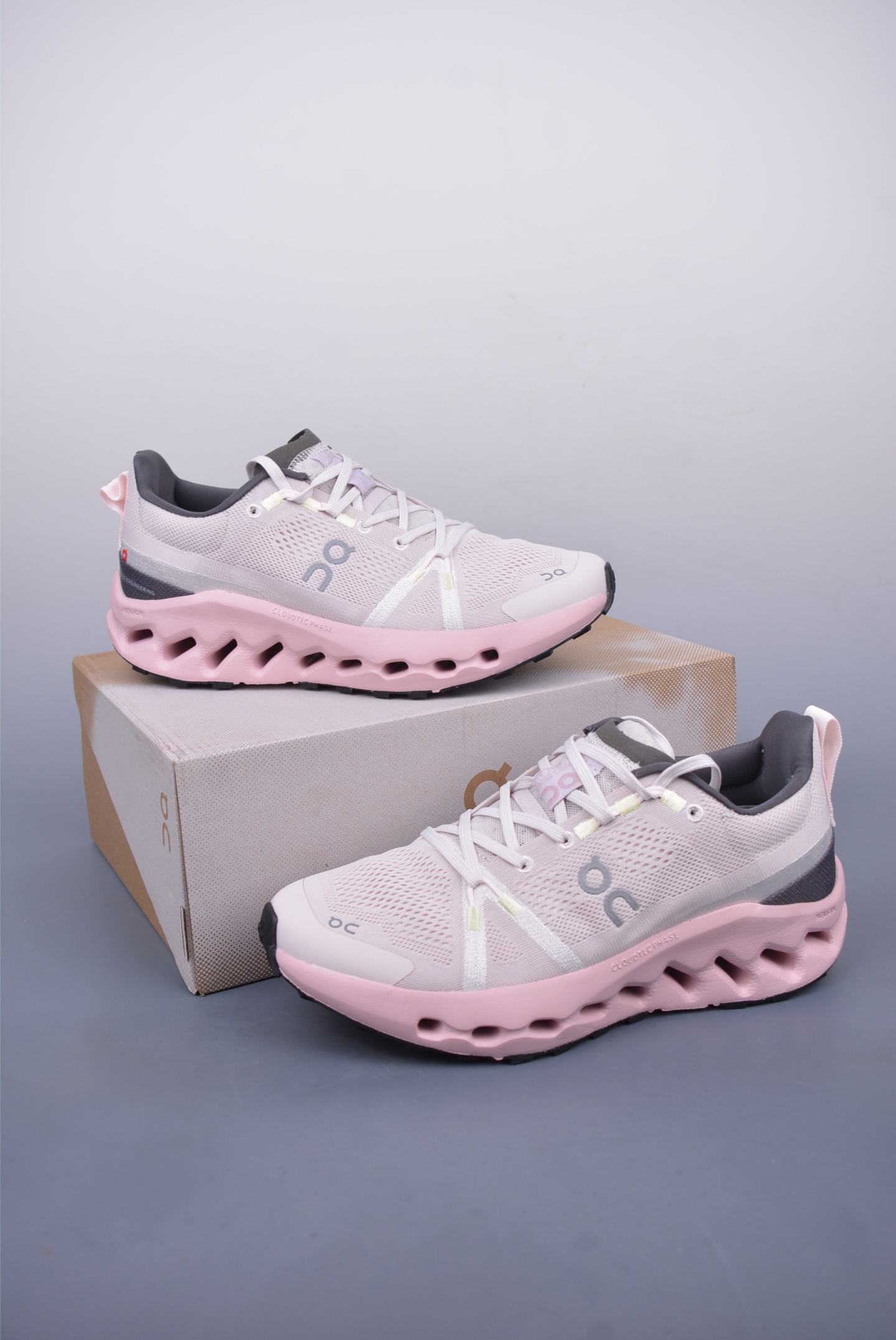 180 On昂跑 Cloudtilt Loewe 户外街头机能风跑步鞋 3ME10103161