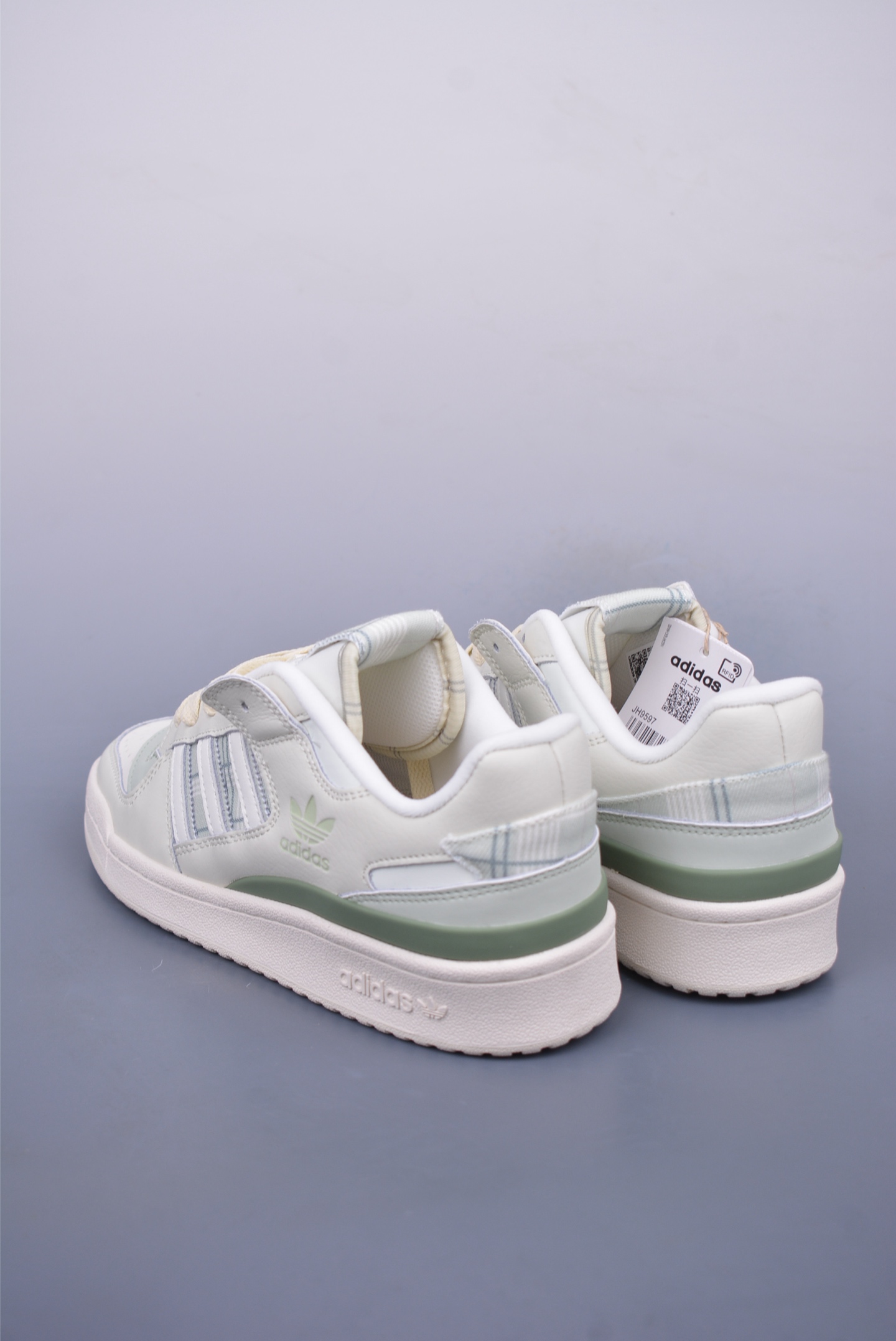 海外渠道版 原盒原标 Adidas Forum LOW CL 三叶草低邦 经典魔术贴复古板鞋 JH9597