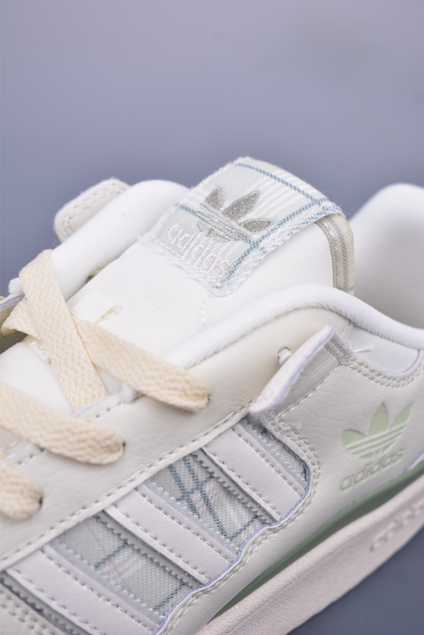 海外渠道版 原盒原标 Adidas Forum LOW CL 三叶草低邦 经典魔术贴复古板鞋 JH9597