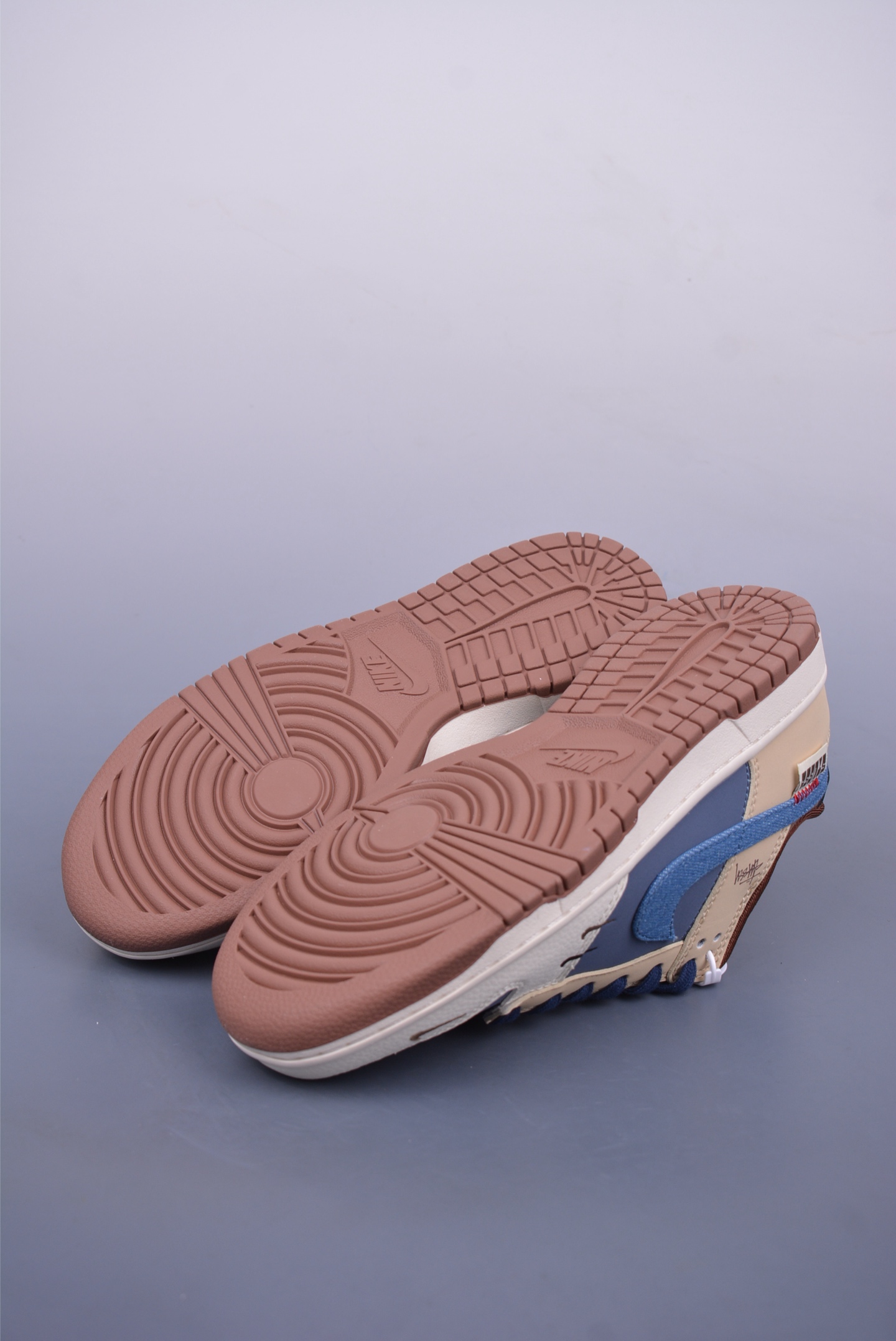 Nike SB Dunk Low 斯图西联名 XD1588-209