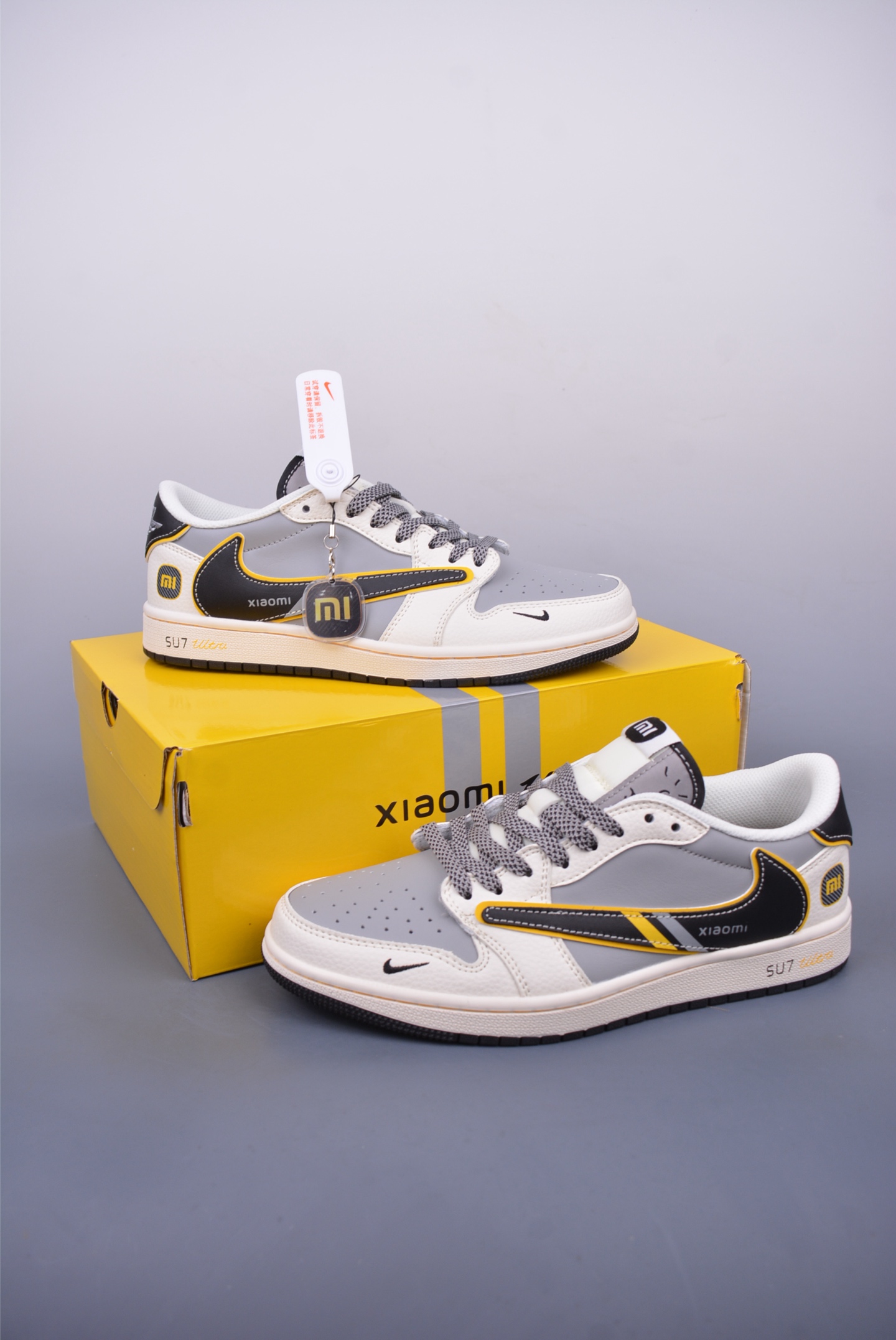 Fragment x Travis Scott x 小米su7 Air Jordan 1 Low 三方联名倒钩 XS2024-025