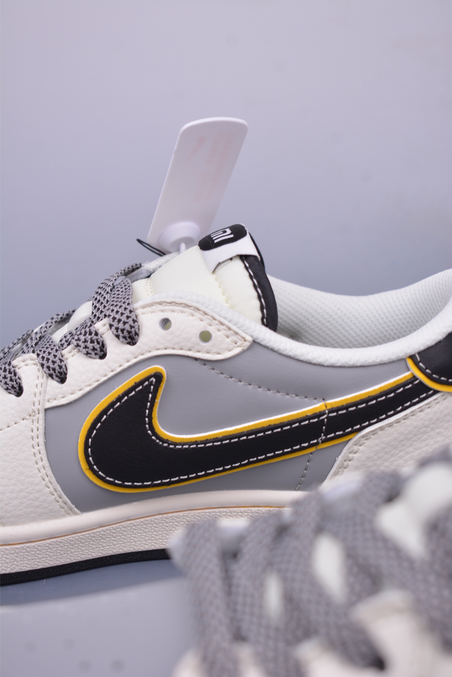 Fragment x Travis Scott x 小米su7 Air Jordan 1 Low 三方联名倒钩 XS2024-025