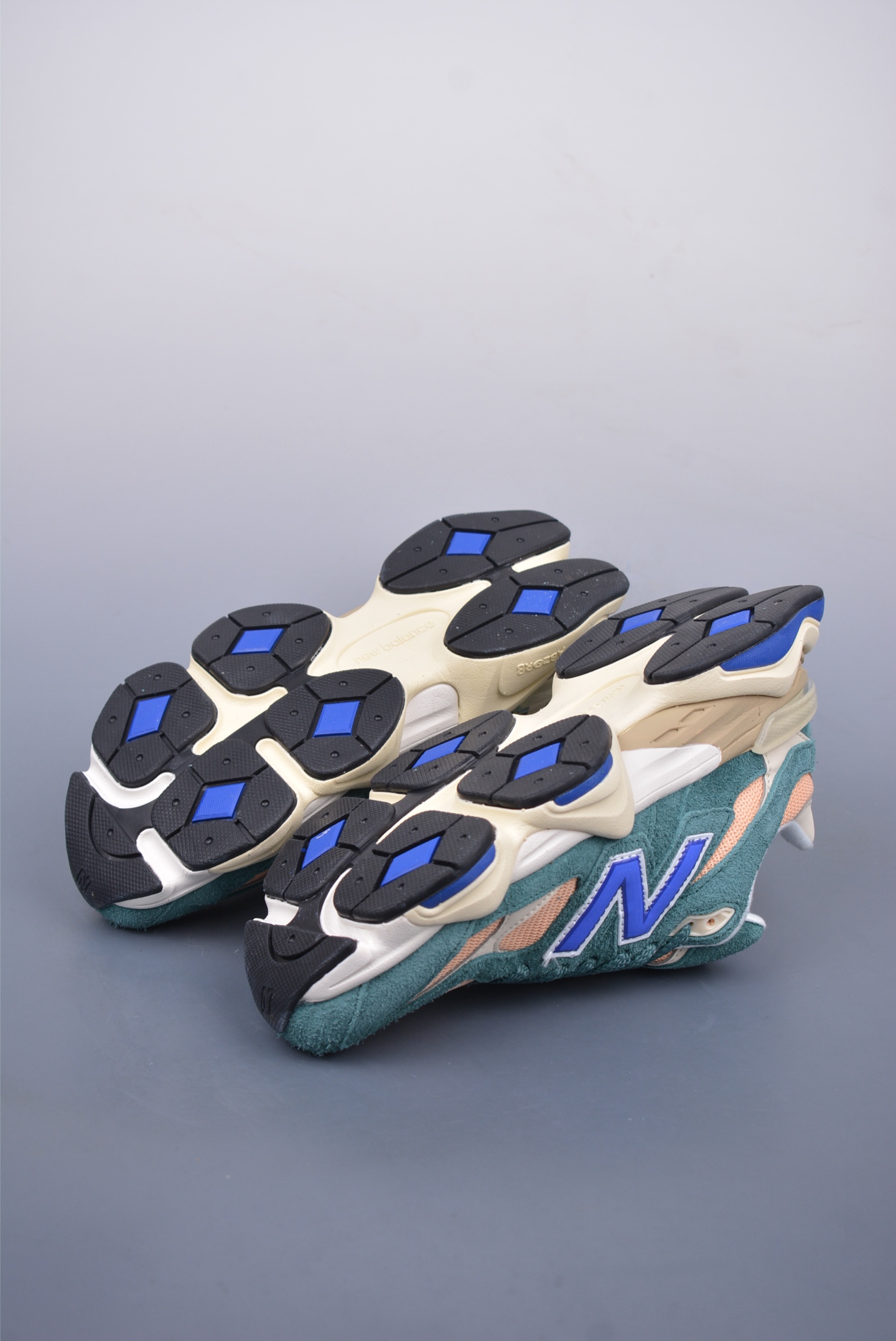 Joe Freshgoods x New Balance 渠道纯原 NB9060 联名款 复古休闲运动慢跑鞋 U9060GEC