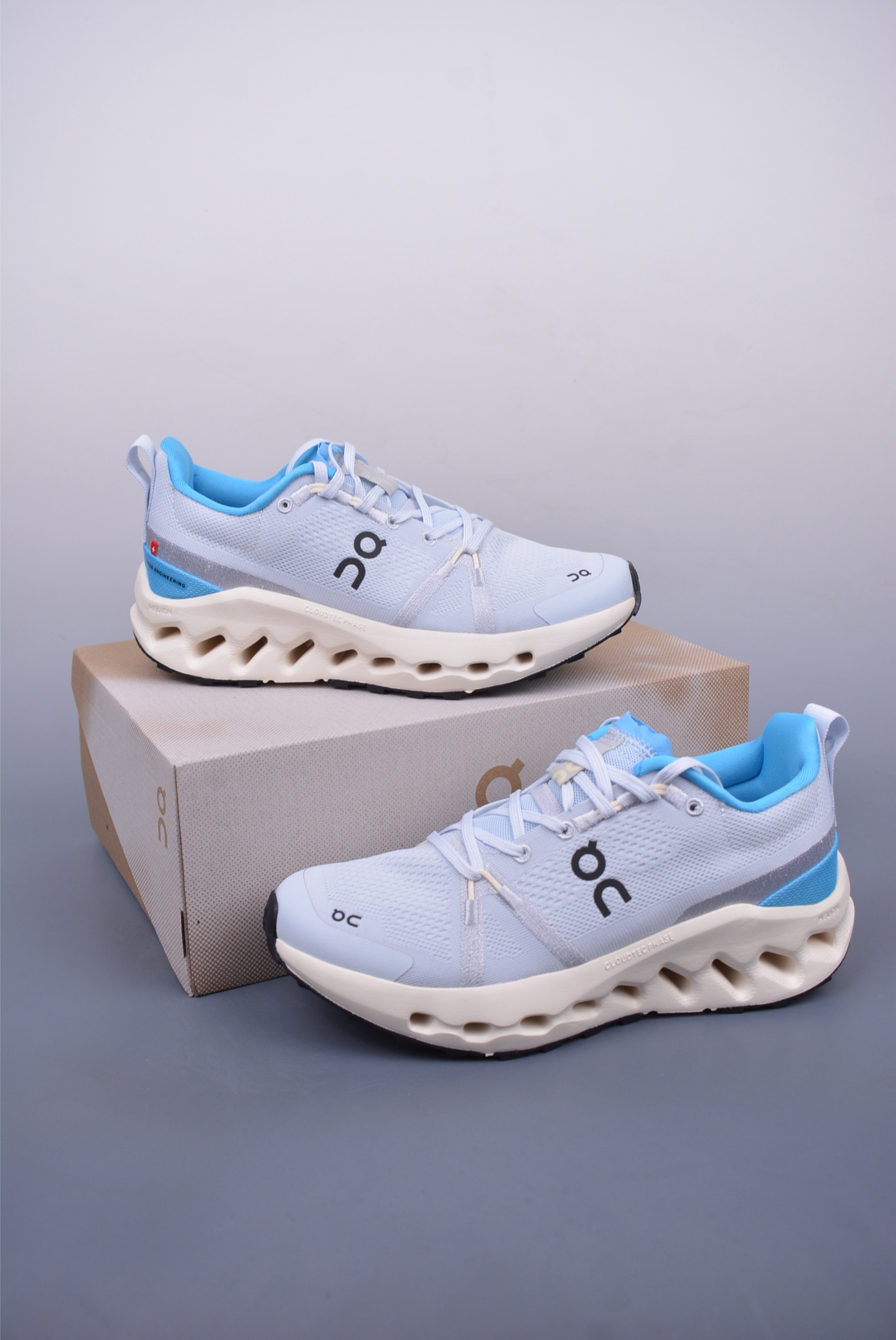 180 On昂跑 Cloudtilt Loewe 户外街头机能风跑步鞋 3ME10103042