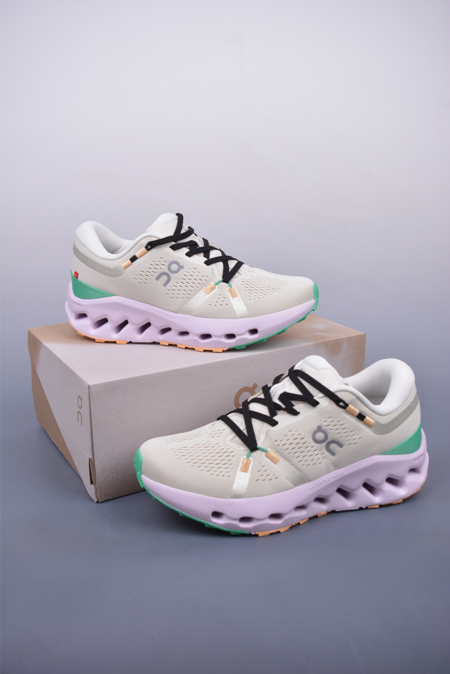 180 On昂跑 Cloudtilt Loewe 户外街头机能风跑步鞋 3ME10103207