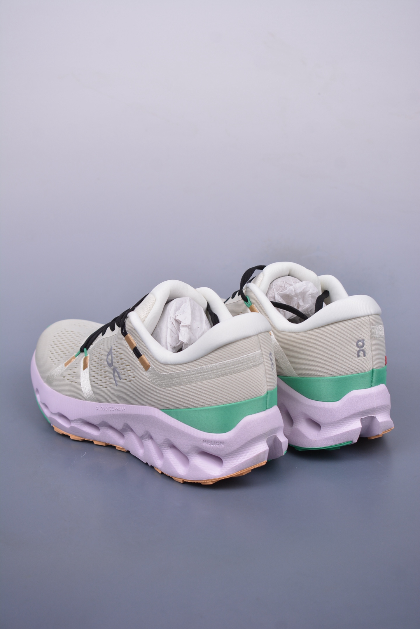 180 On昂跑 Cloudtilt Loewe 户外街头机能风跑步鞋 3ME10103207