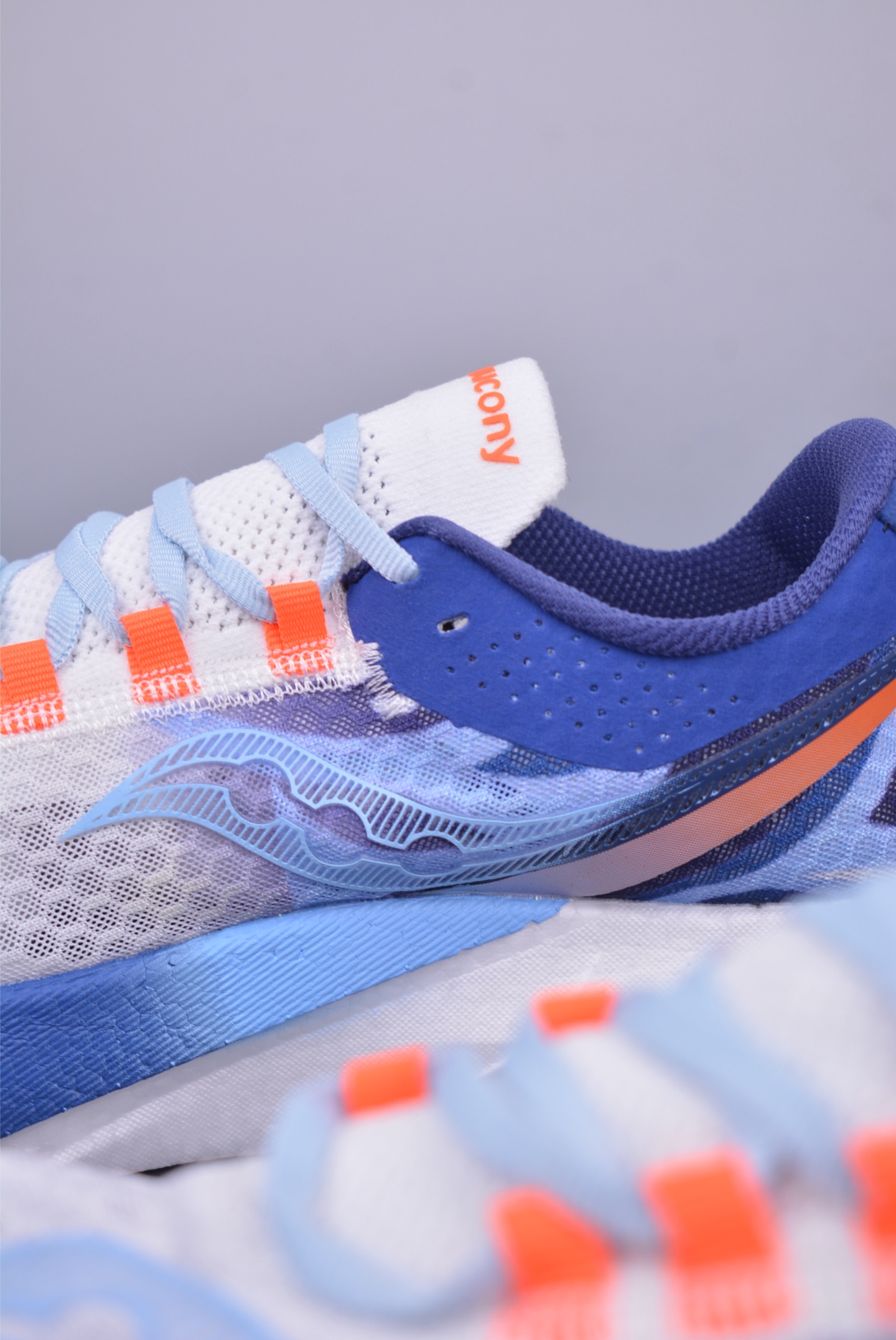 220 Saucony Triumph PRO 啡鹏4 旗舰级缓震型跑鞋 S20939-401