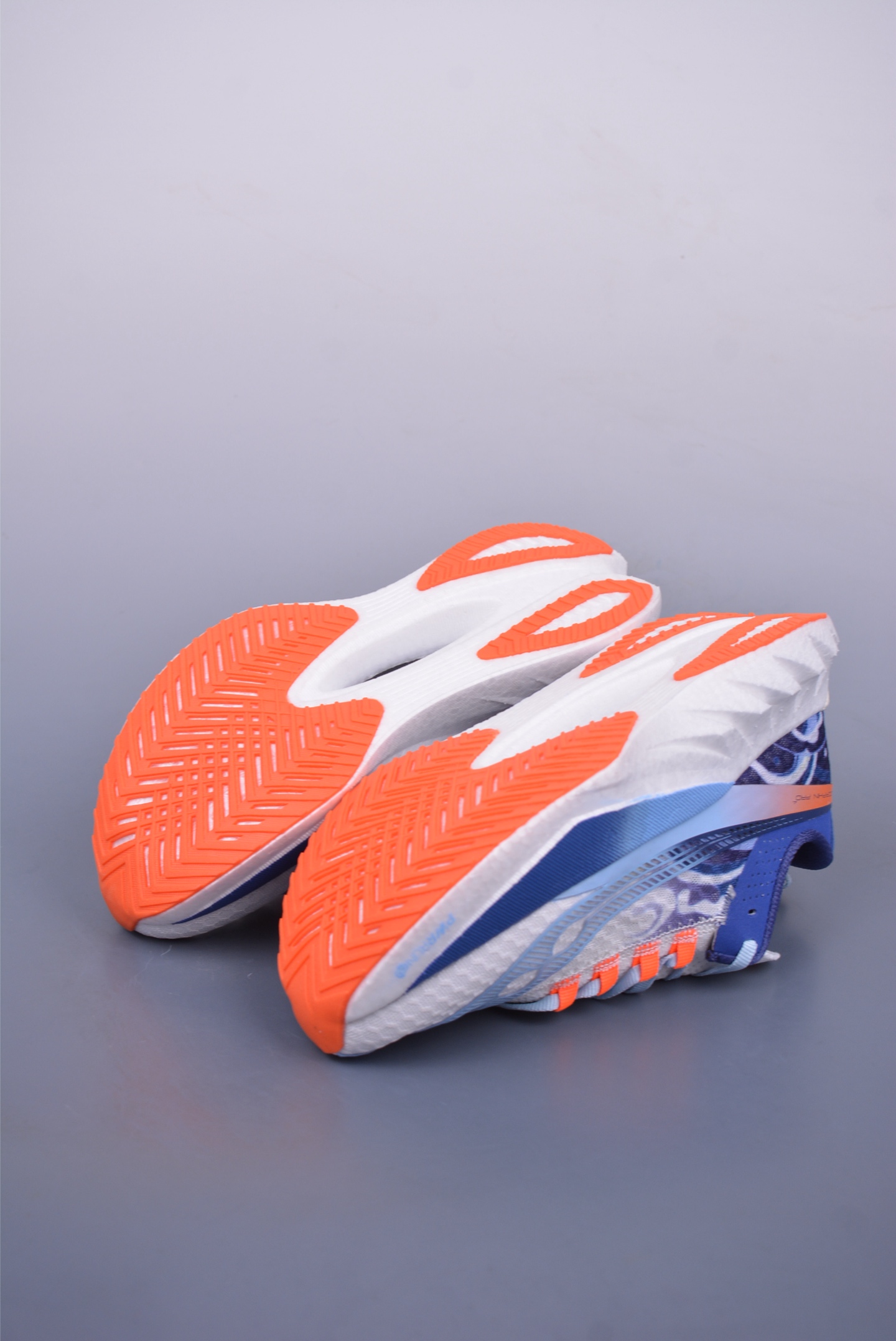 220 Saucony Triumph PRO 啡鹏4 旗舰级缓震型跑鞋 S20939-401