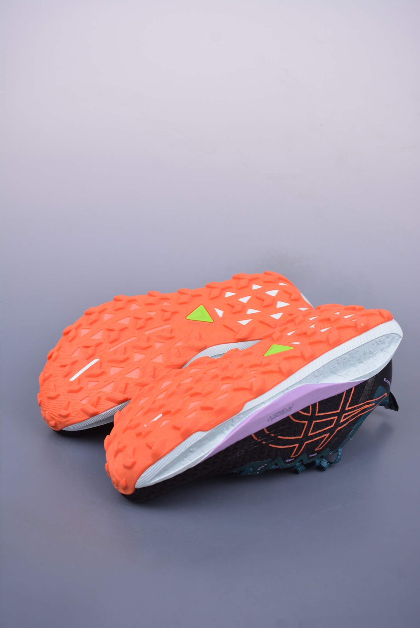 200 Asics Gel-Trabuco 13 复古亚瑟士 透气休闲鞋缓震男子耐磨跑步鞋 1012B768-001
