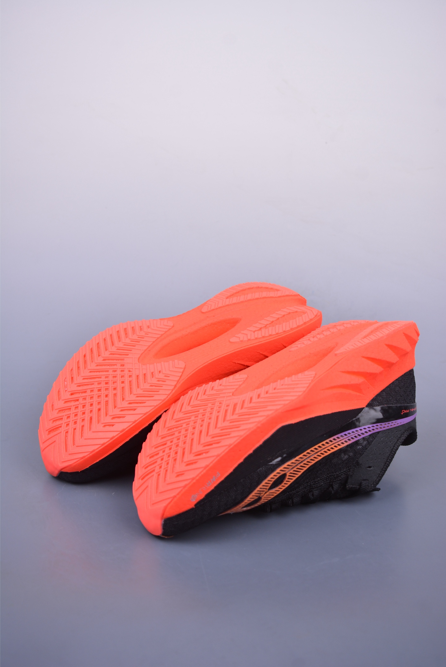 220 Saucony Triumph PRO 啡鹏4 旗舰级缓震型跑鞋 S10939-127