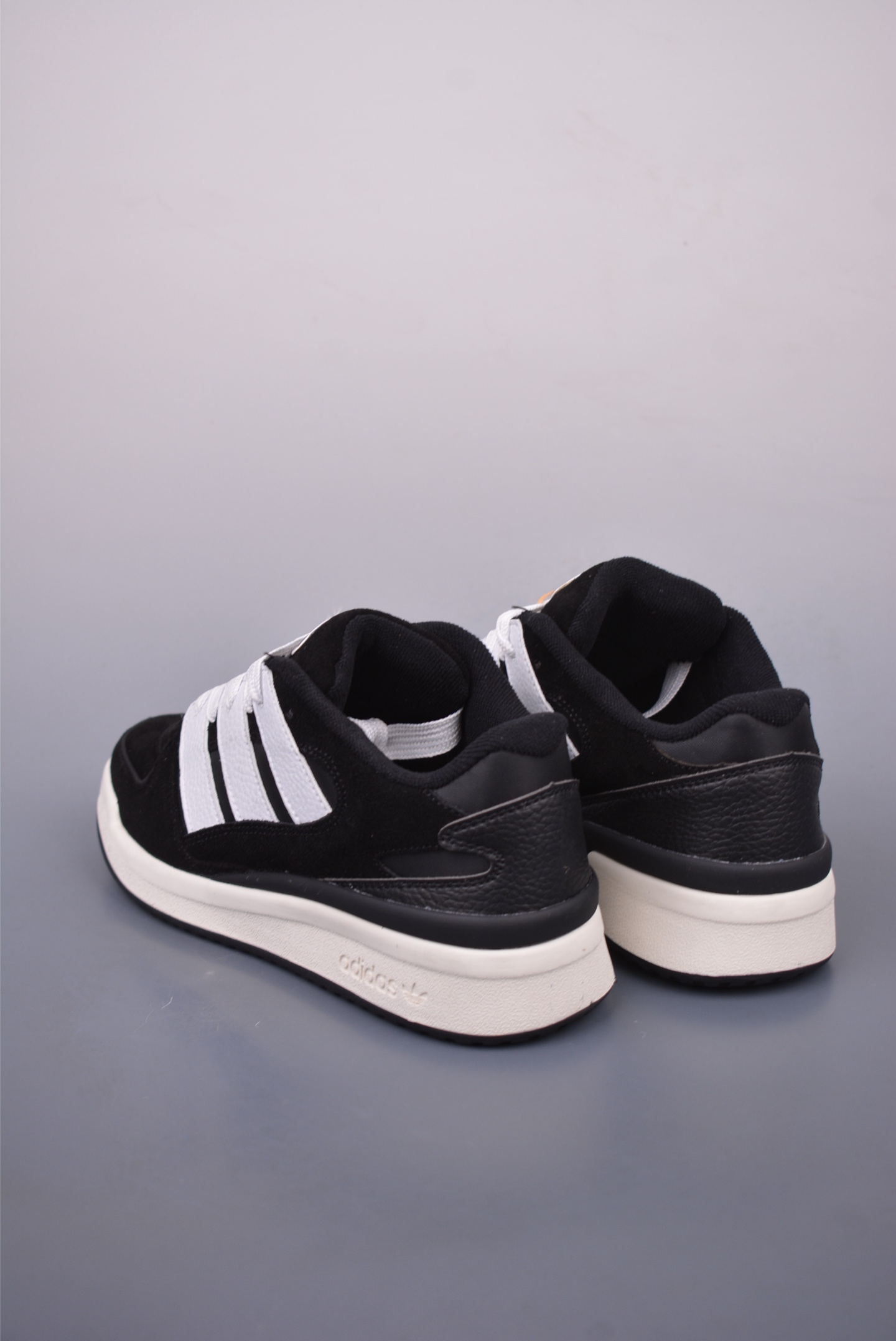 Adidas originals Forum 2000 CL 三叶草低帮 复古潮流休闲面包鞋 JS0996