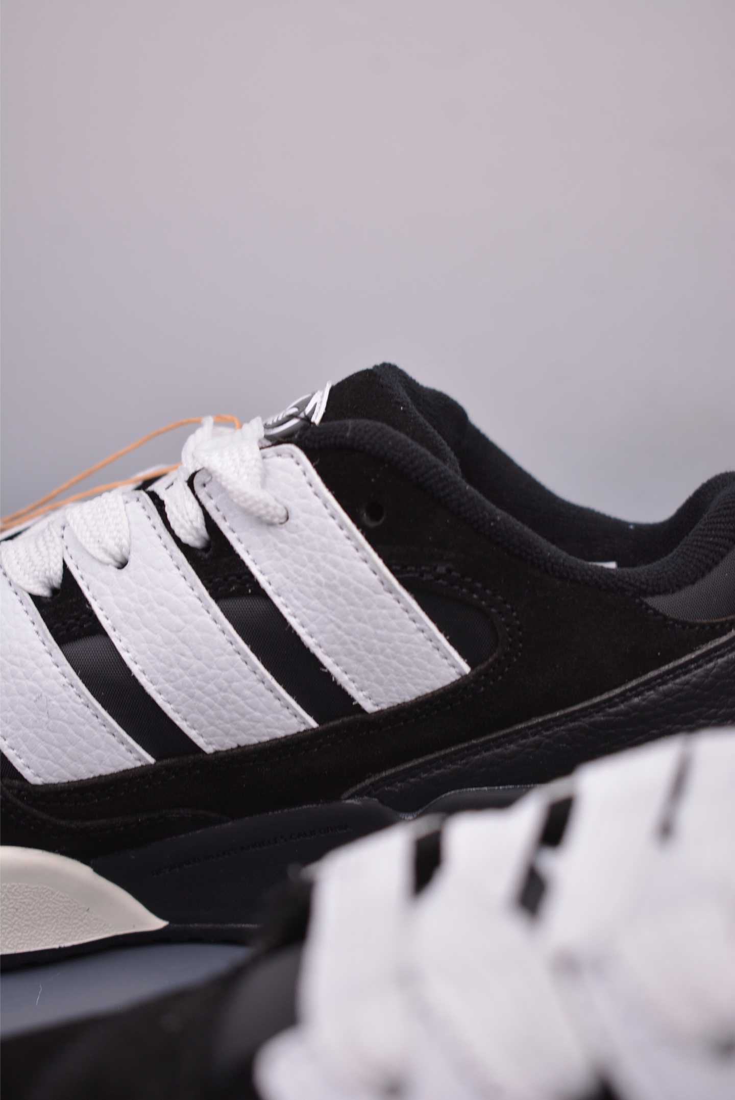 Adidas originals Forum 2000 CL 三叶草低帮 复古潮流休闲面包鞋 JS0996