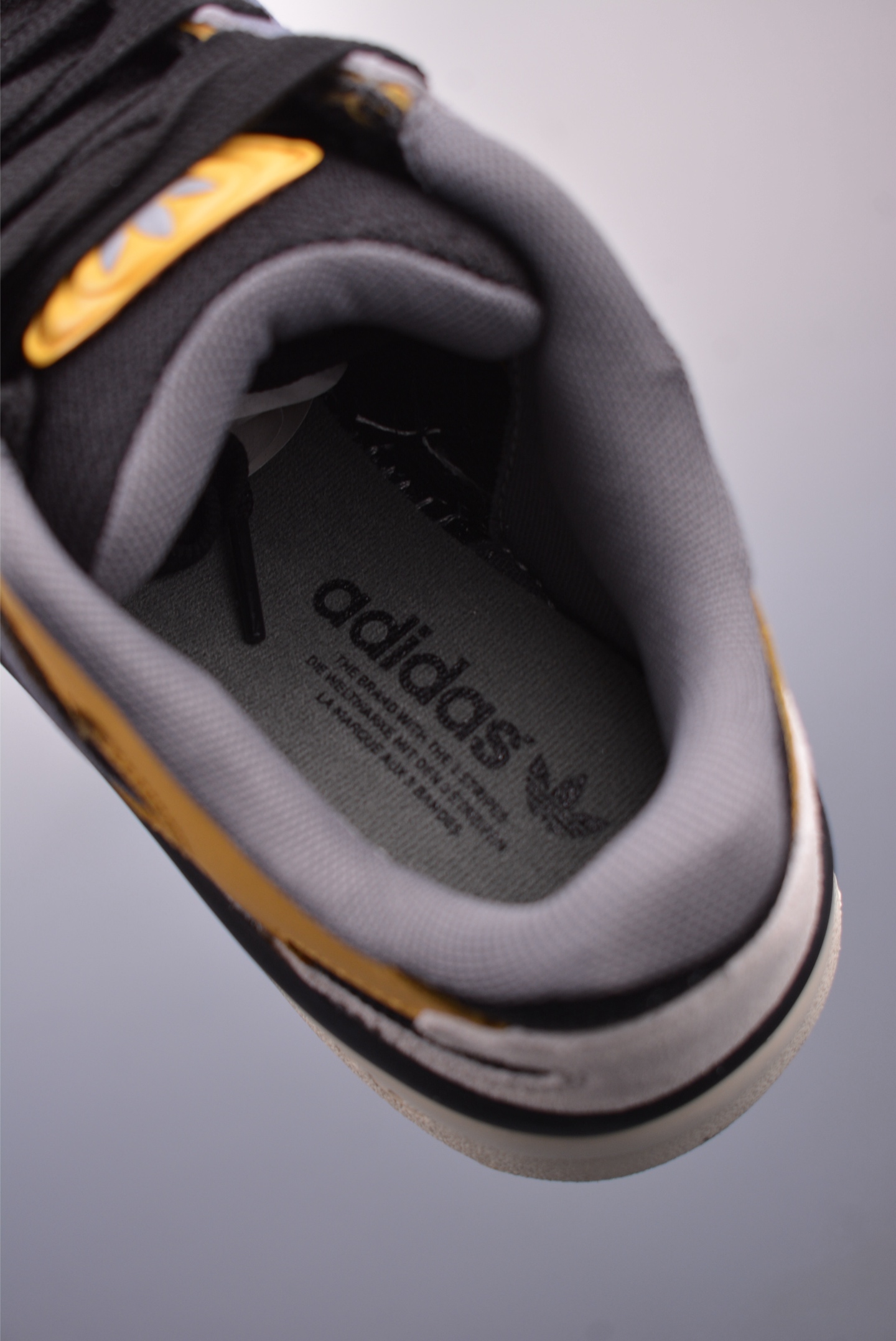Adidas originals Forum 2000 CL 三叶草低帮 复古潮流休闲面包鞋 JS3158
