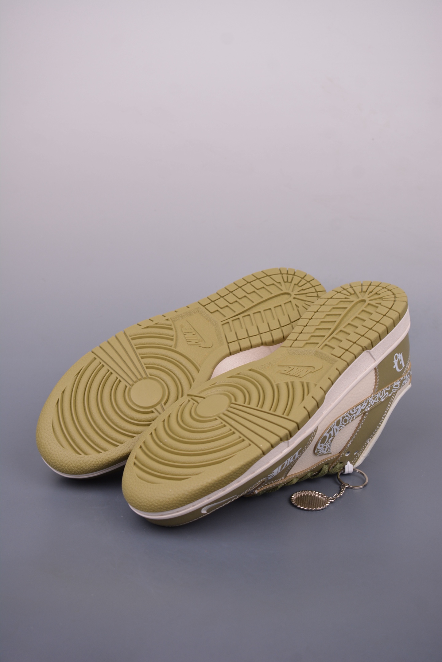 Nike SB Dunk Low Dior联名 KK1333-044