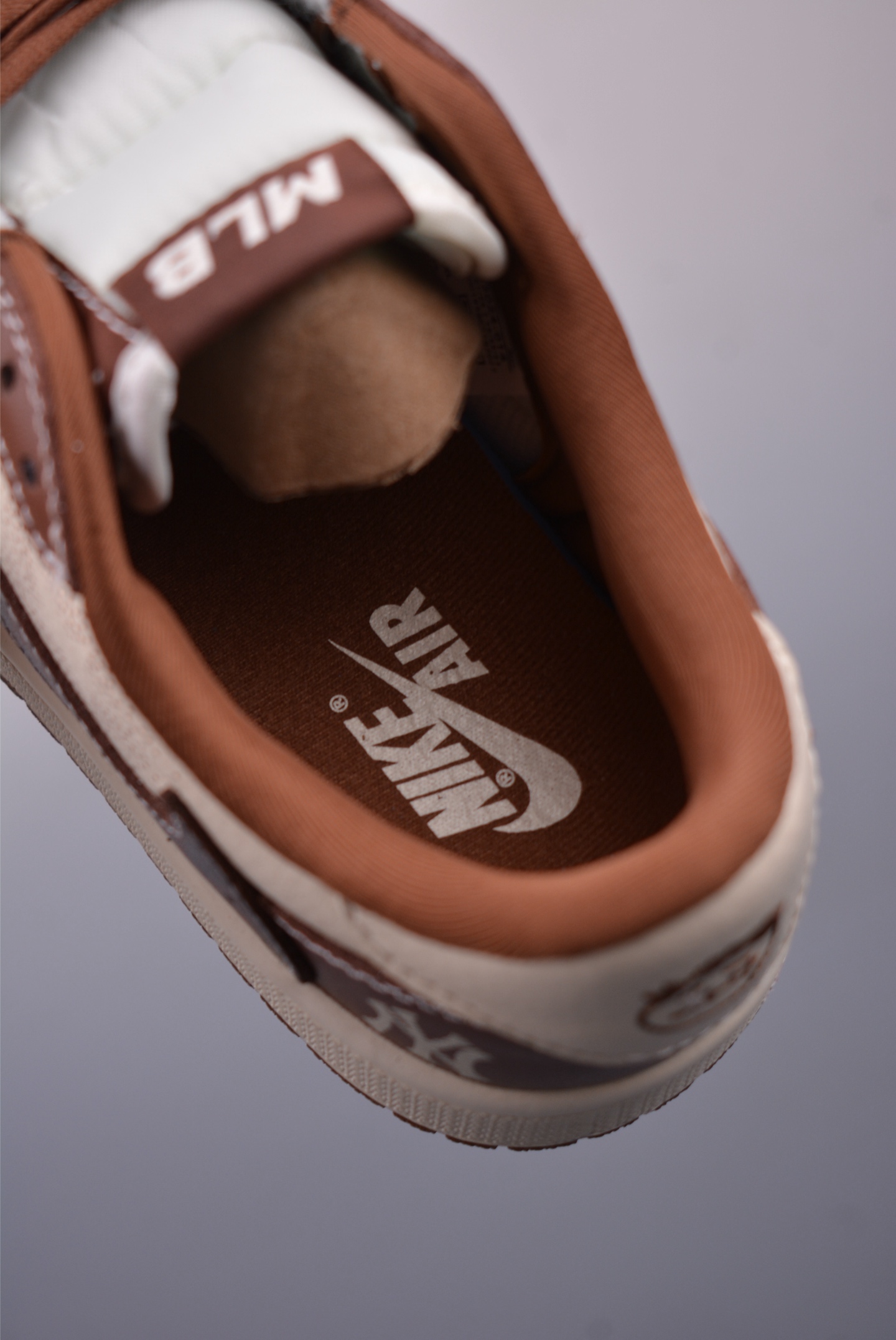 Fragment x Travis Scott x Mlb Air Jordan 1 Low 三方联名倒钩 全新的三方联名低帮倒钩鞋面 XS2024-014
