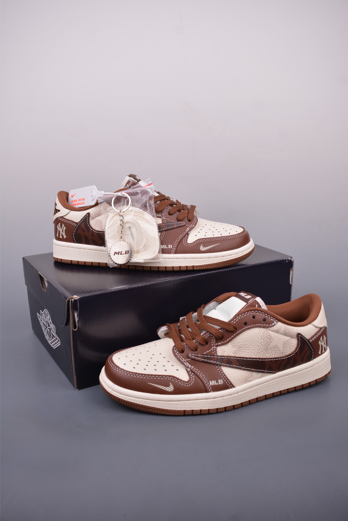 Fragment x Travis Scott x Mlb Air Jordan 1 Low 三方联名倒钩 全新的三方联名低帮倒钩鞋面 XS2024-014