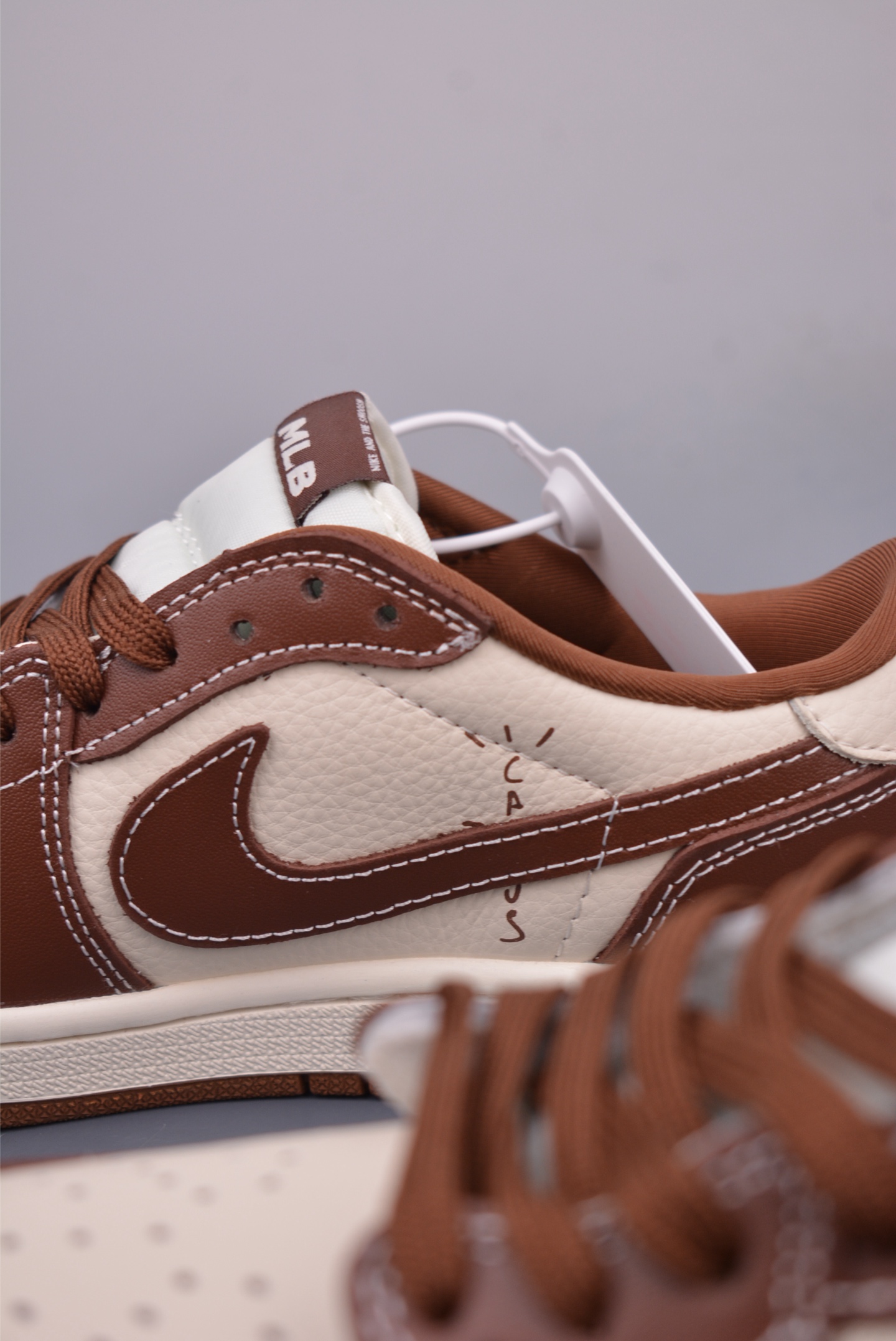 Fragment x Travis Scott x Mlb Air Jordan 1 Low 三方联名倒钩 全新的三方联名低帮倒钩鞋面 XS2024-014