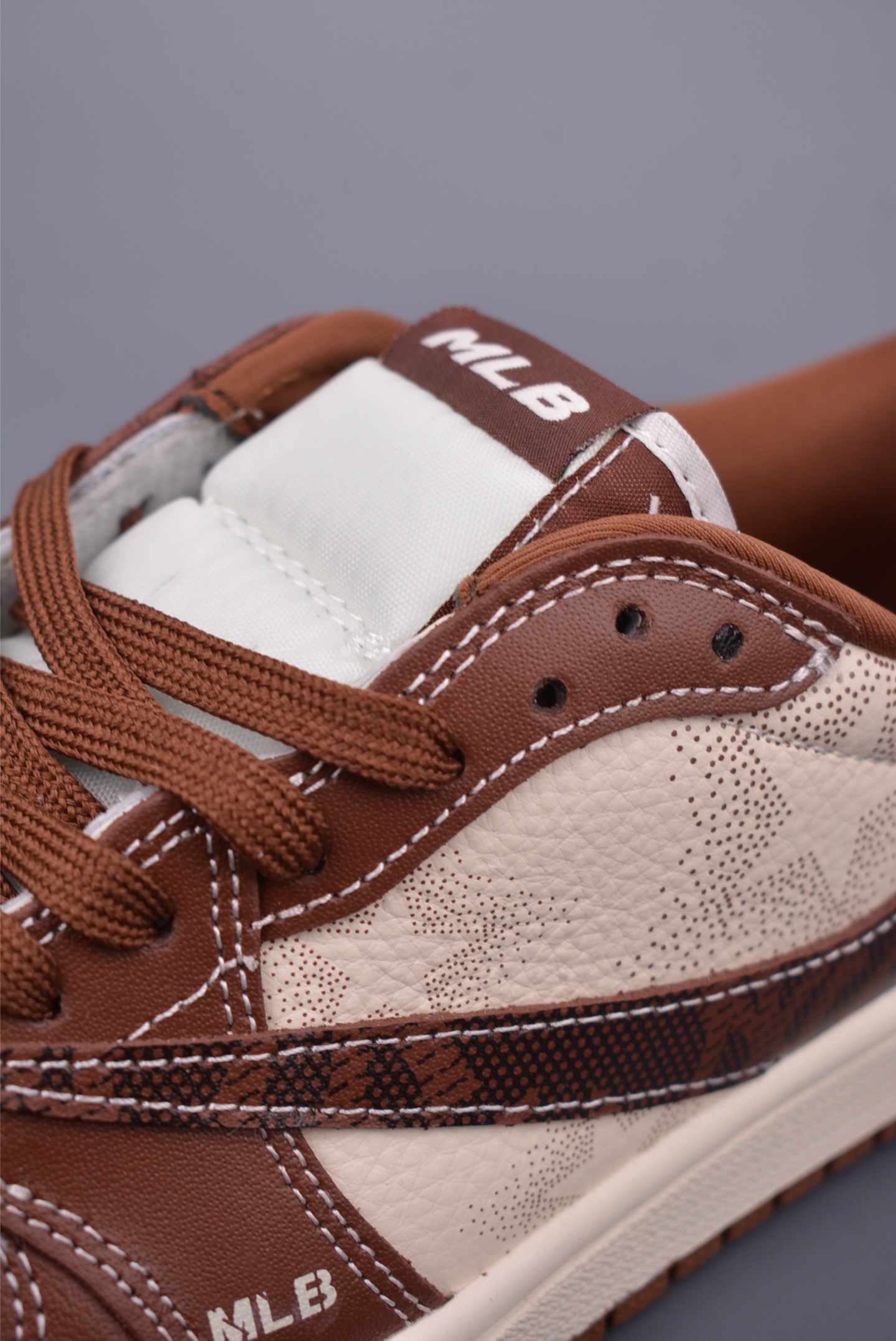Fragment x Travis Scott x Mlb Air Jordan 1 Low 三方联名倒钩 全新的三方联名低帮倒钩鞋面 XS2024-014