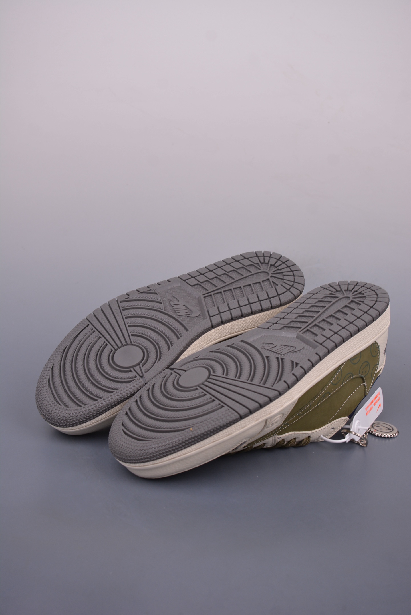Fragment x Travis Scott x DIor Air Jordan 1 Low 三方联名倒钩 LD2025-008