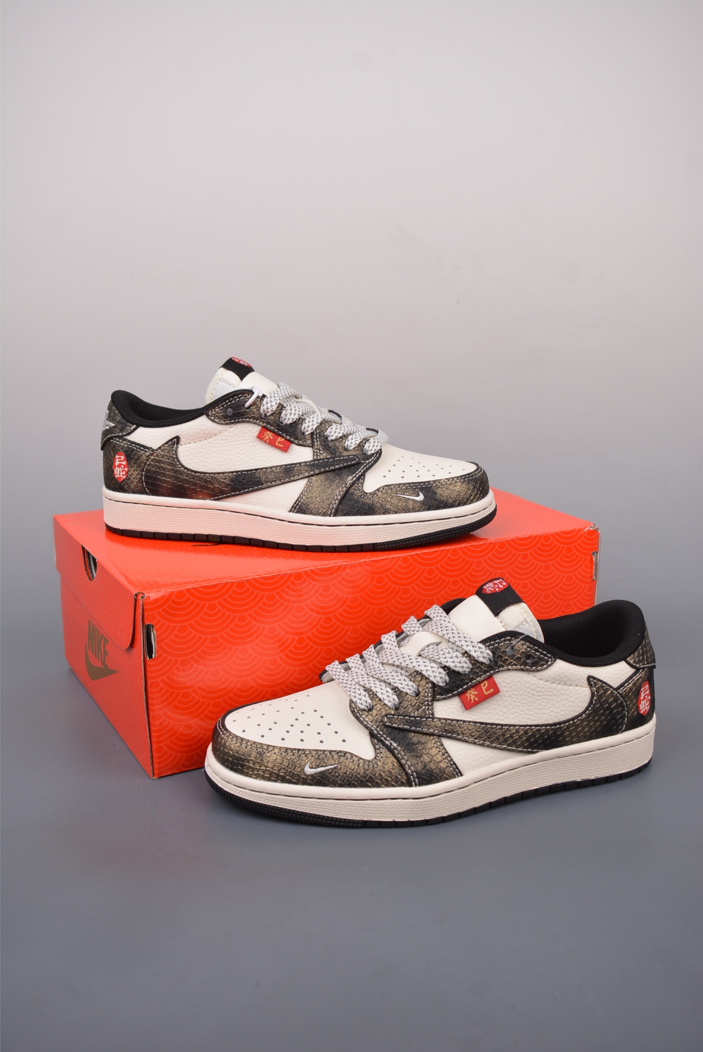 Fragment x Travis Scott x 蛇年限定 Air Jordan 1 Low 三方联名倒钩 YX5066-309
