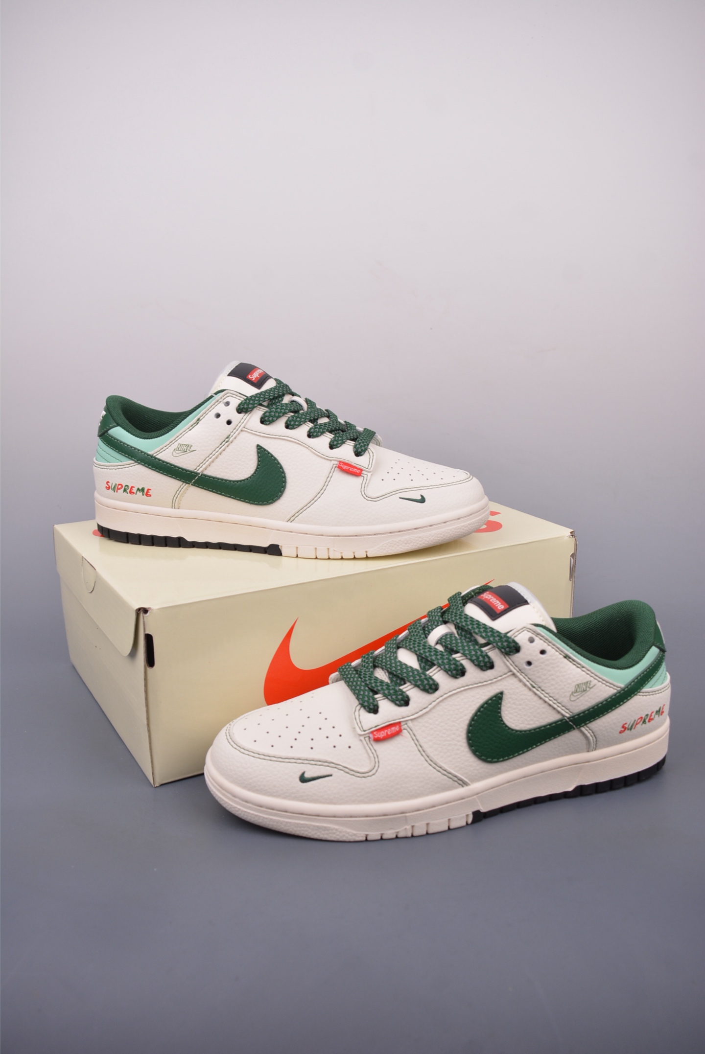 Nike SB Dunk Low Supreme联名 FC1668-222