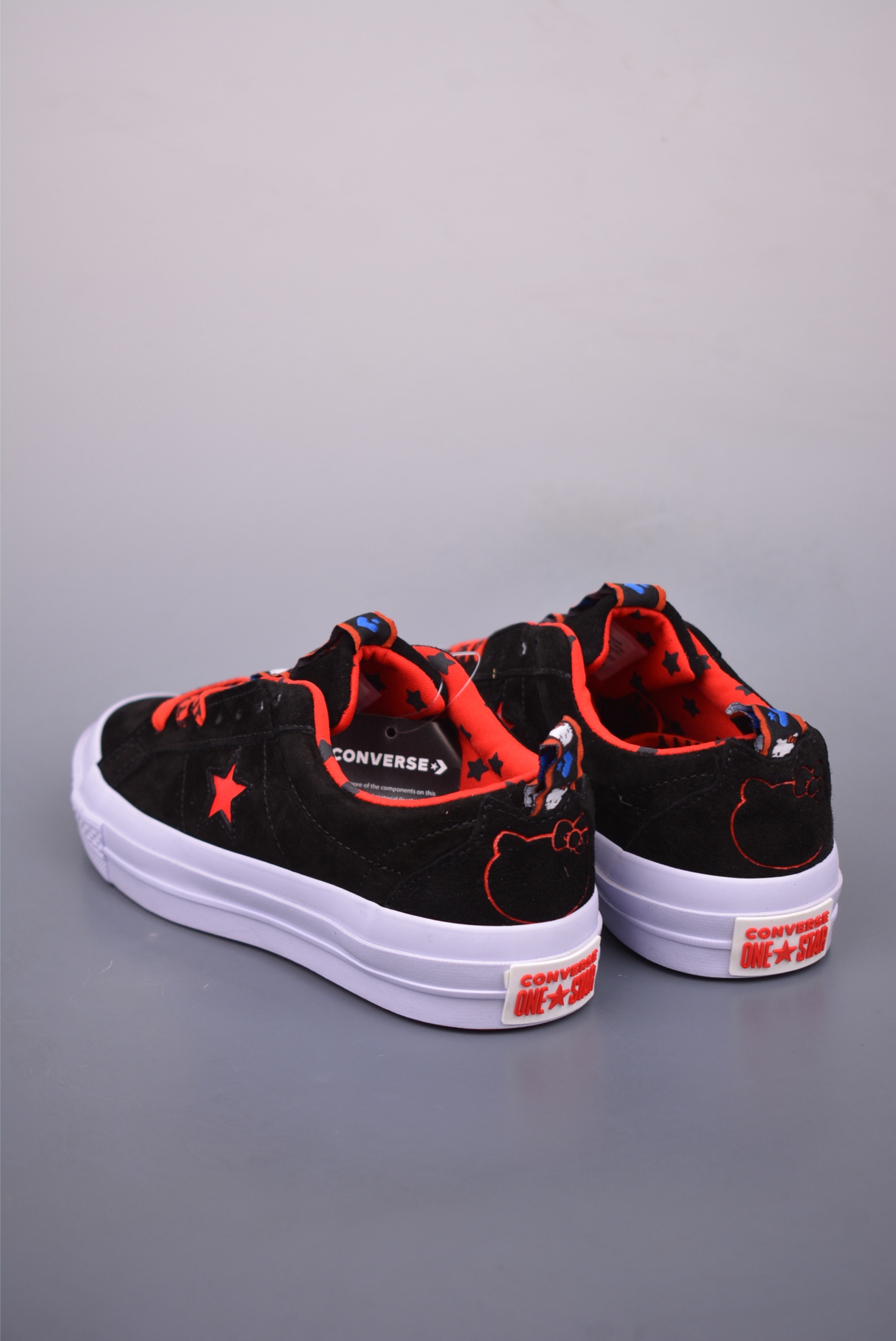 170 Converse x Hello Kitty 联名 结合经典的One Star鞋款 黑色鞋 163904C