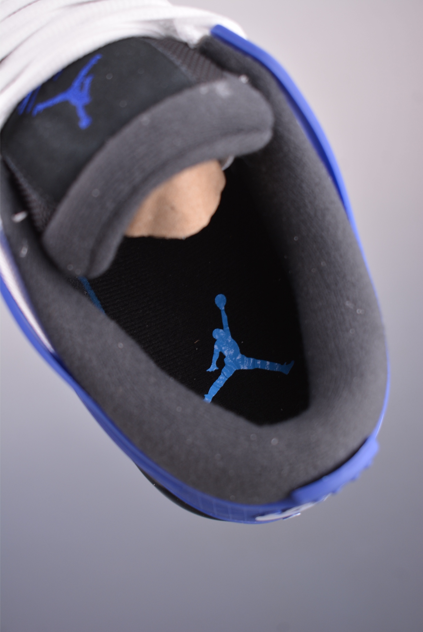 Nigel Sylvester x Jordan Air Jordan 4 RM 复刻黑白蓝 FQ7939-140
