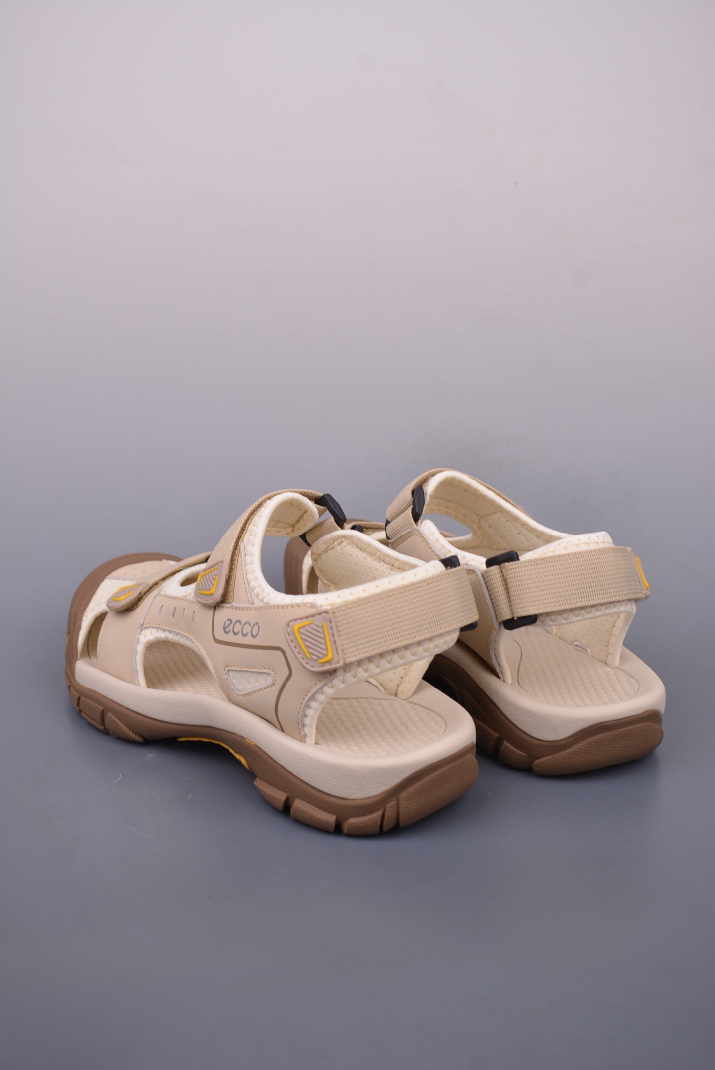 [Sandals and Slippers Series] trendy style uninhibited toneOfficial item n