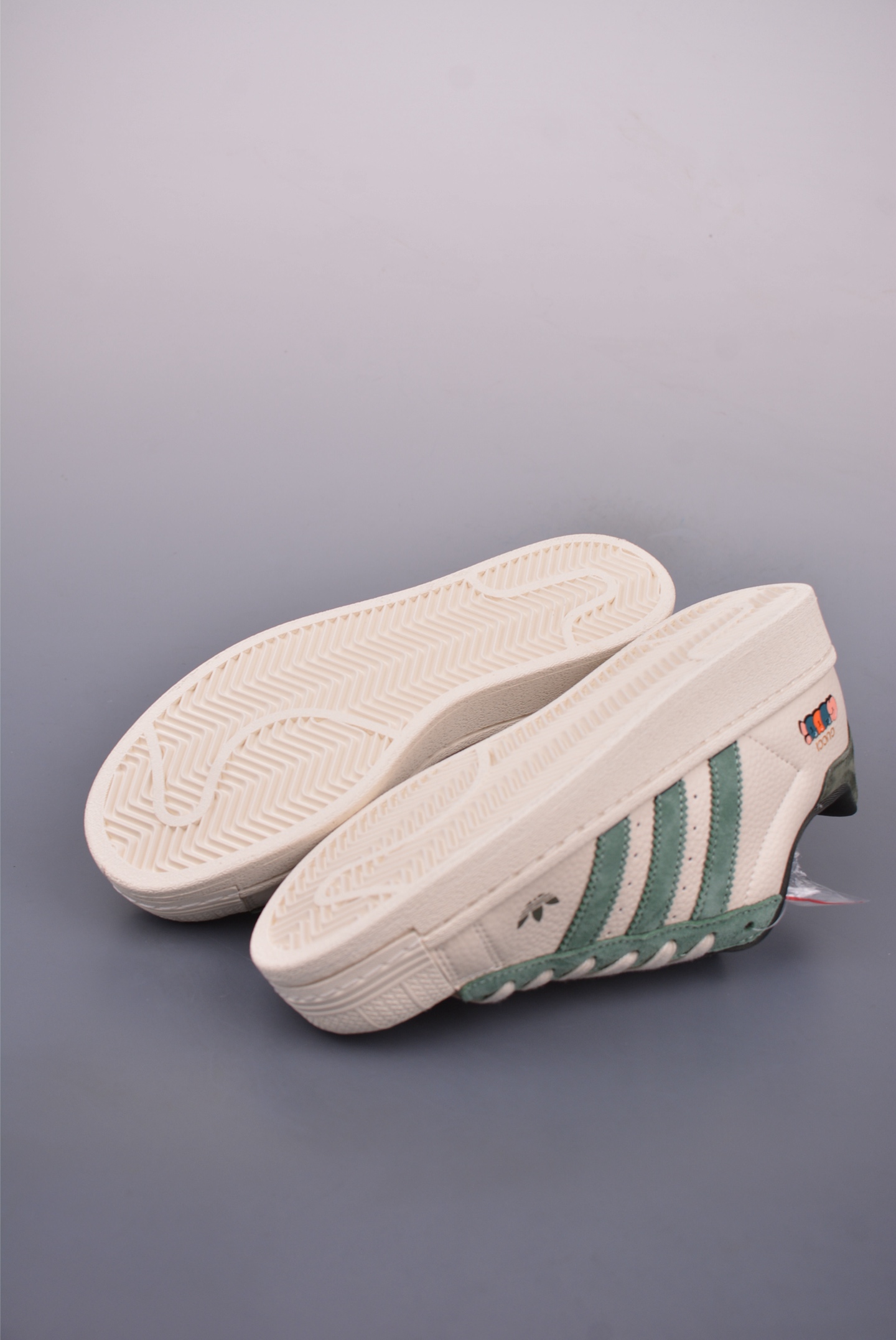 Adidas Originals Superstar 2025全新版本 贝壳头斯图西联名 SX000133