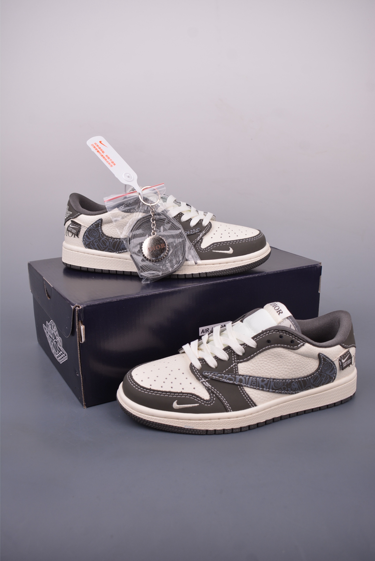 Fragment x Travis Scott x Dior Air Jordan 1 Low 三方联名倒钩 XS2024-039
