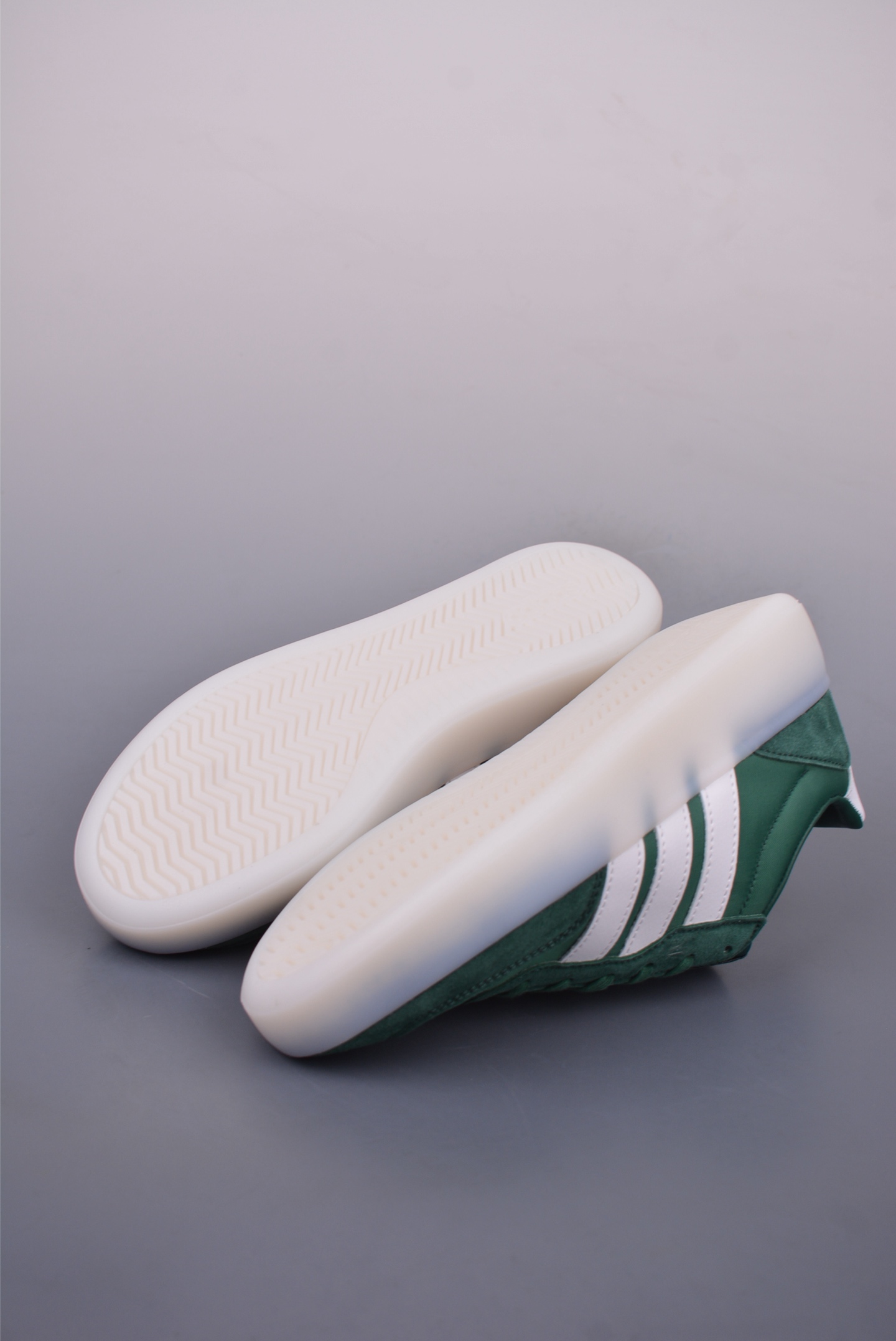 180 Adidas Barreda Decode 阿迪舒适减震低帮休闲板鞋 JI2318