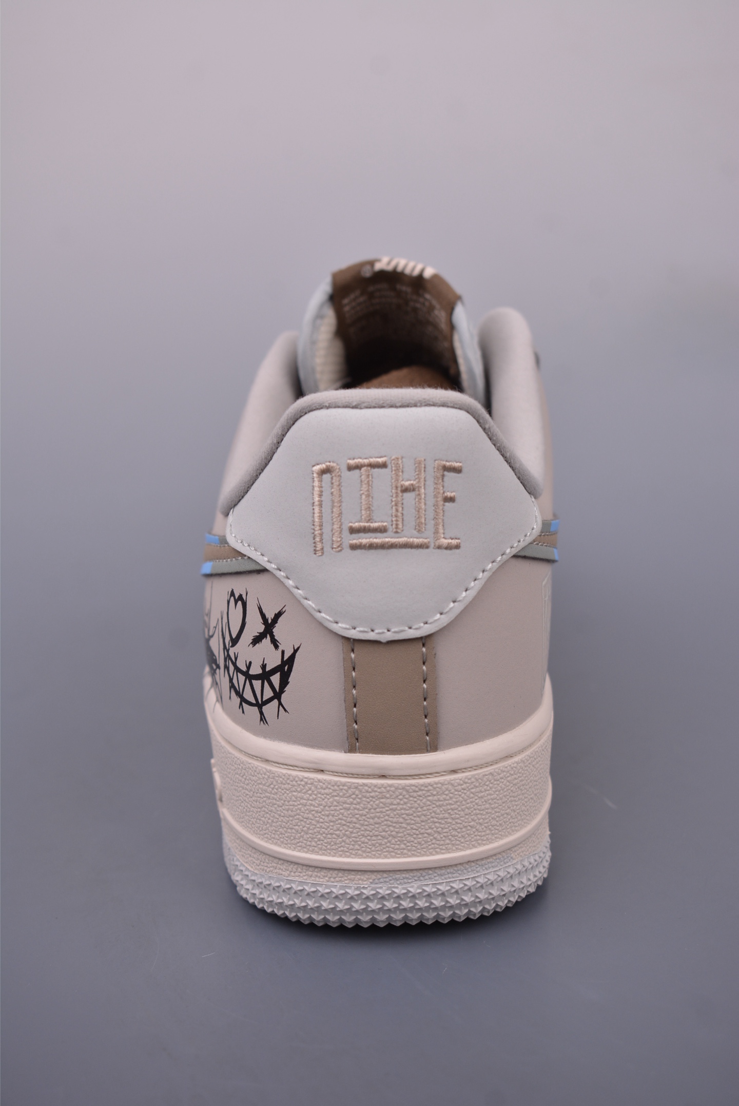 Nike Air Force 1 Low 蝙蝠侠 XL2321-111
