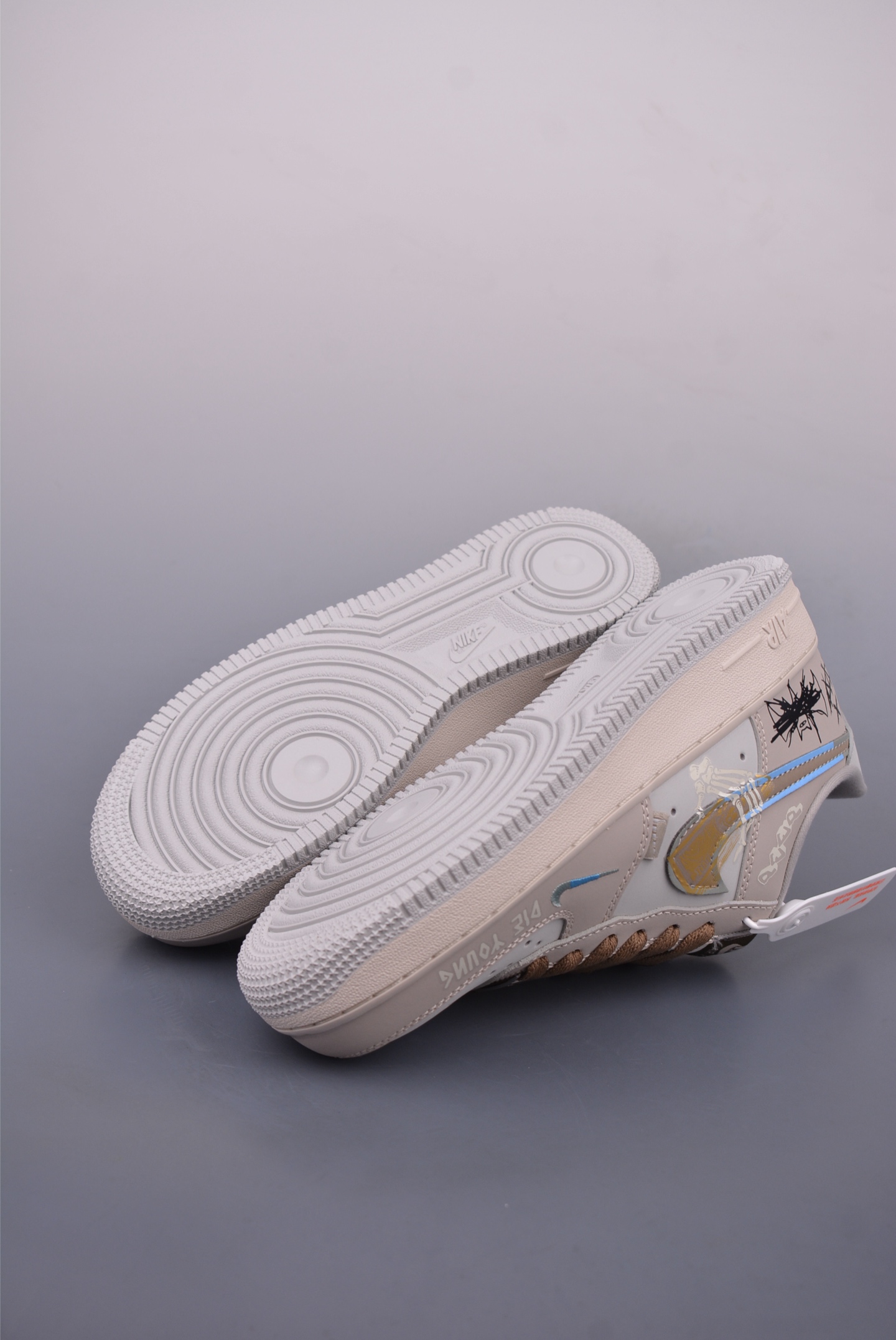 Nike Air Force 1 Low 蝙蝠侠 XL2321-111