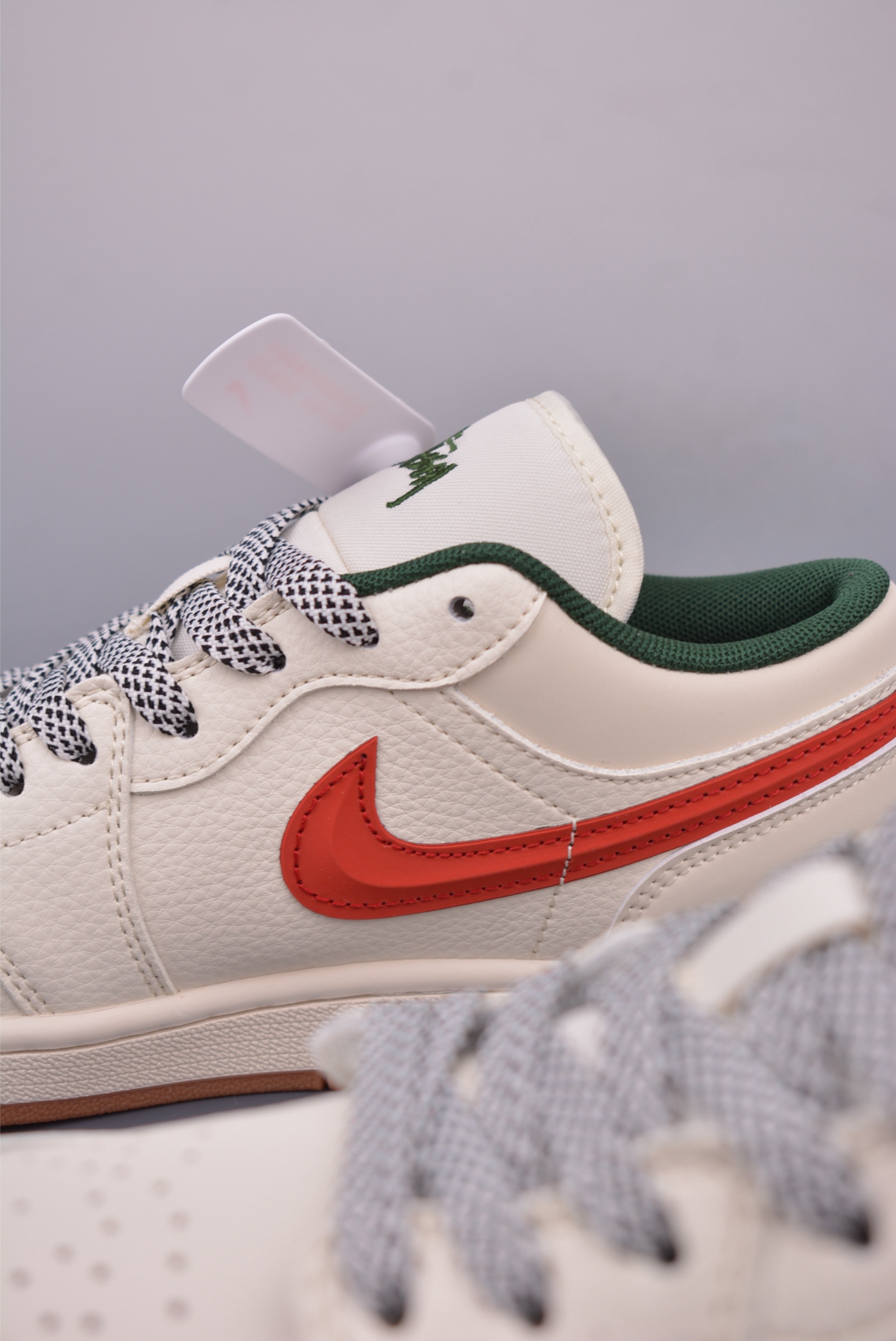 Nike Jordan Air Jordan 1 斯图西联名 XS6086-560