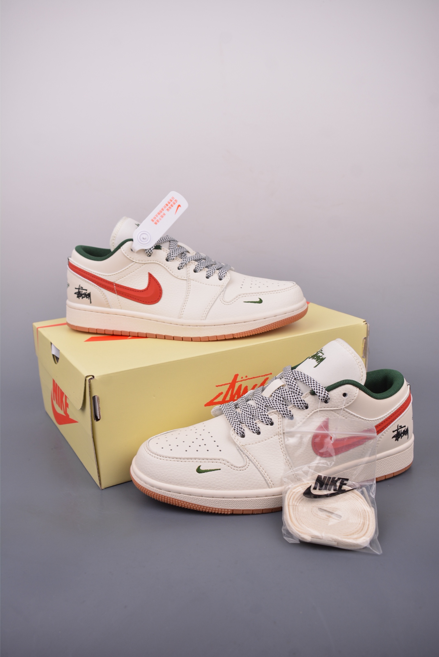 Nike Jordan Air Jordan 1 斯图西联名 XS6086-560
