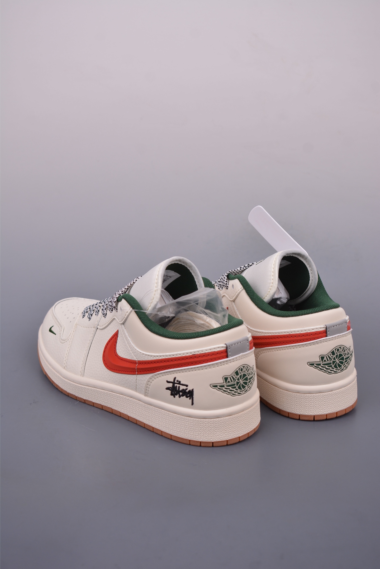 Nike Jordan Air Jordan 1 斯图西联名 XS6086-560