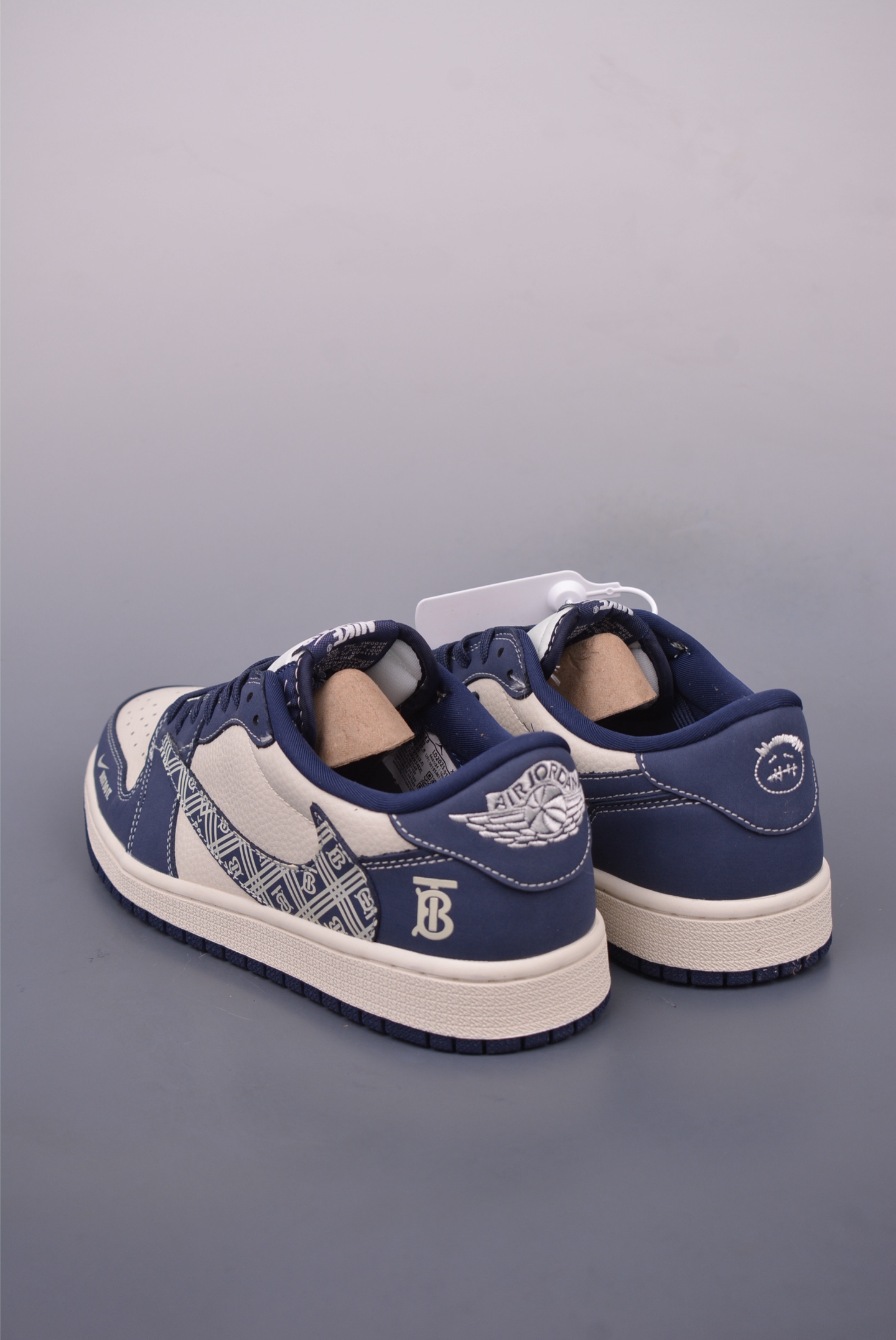 Fragment x Travis Scott x Just Doit Air Jordan 1 Low 三方联名倒钩 LD2025-014
