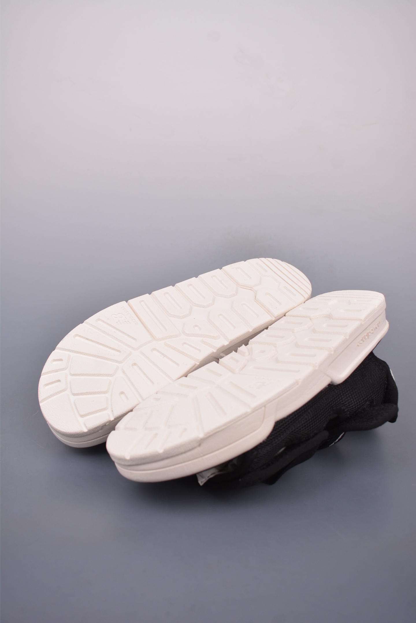 130 New balance 夏季新款运动凉鞋 魔术贴设计 时尚简约 SDL3206