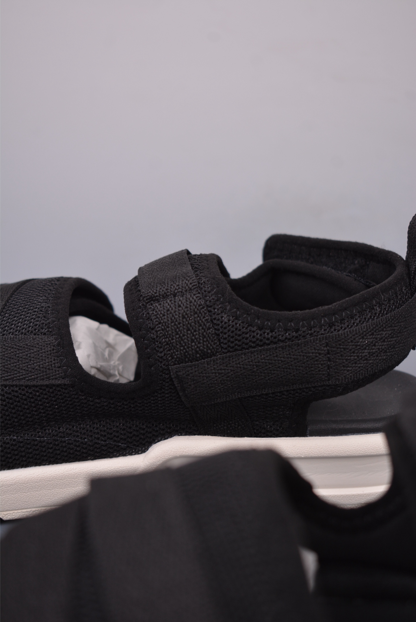 130 New balance 夏季新款运动凉鞋 魔术贴设计 时尚简约 SDL3206