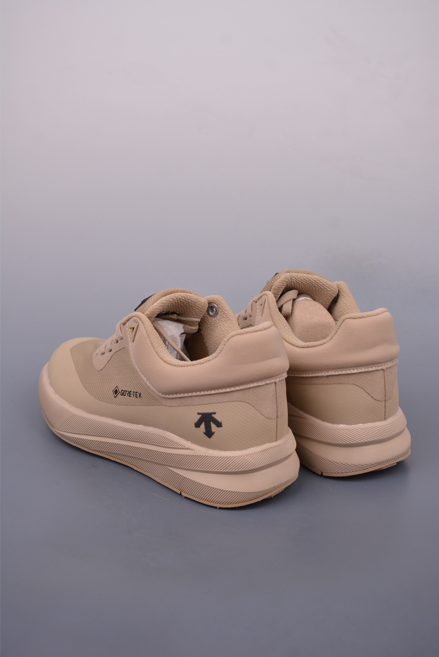 280 DESCENTE迪桑特 PRIMER GTX 广东纯原版本 时尚休闲运动覆盖防水男子越野跑鞋 D5131DSN24