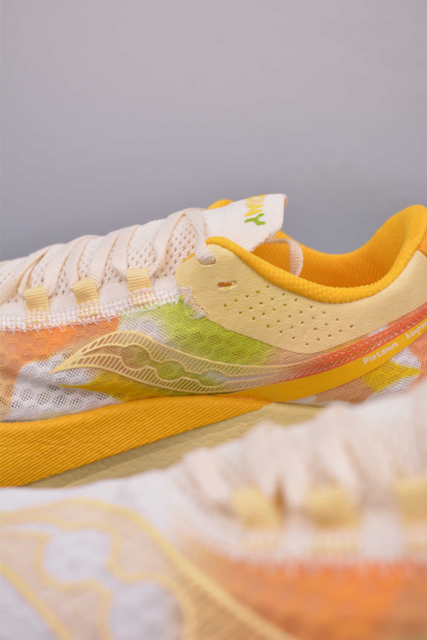 Saucony Triumph PRO 啡鹏4 旗舰级缓震型跑鞋 S20939-500