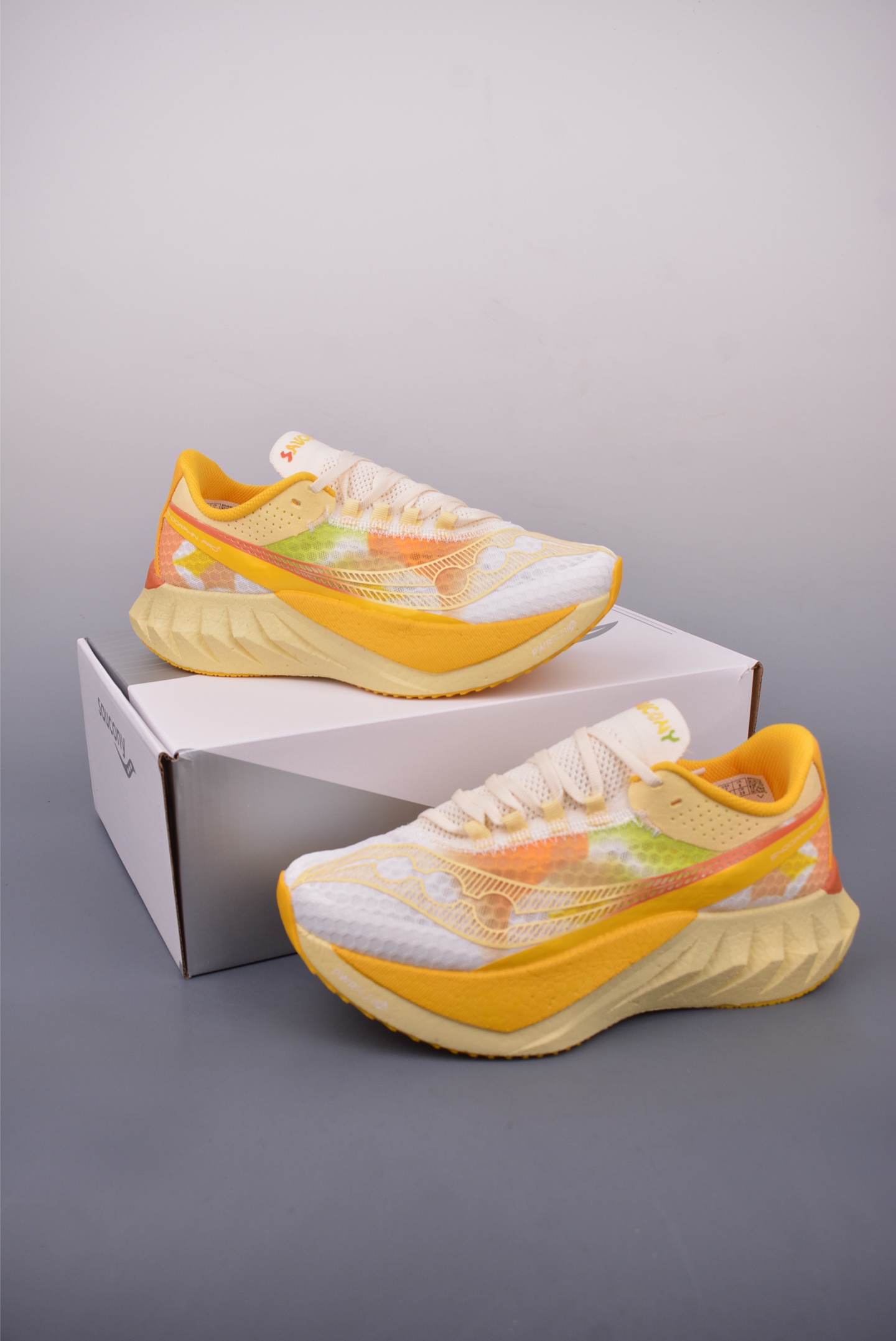 Saucony Triumph PRO 啡鹏4 旗舰级缓震型跑鞋 S20939-500