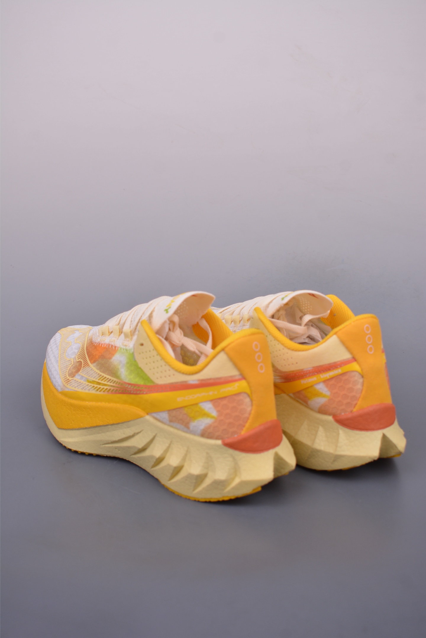 Saucony Triumph PRO 啡鹏4 旗舰级缓震型跑鞋 S20939-500