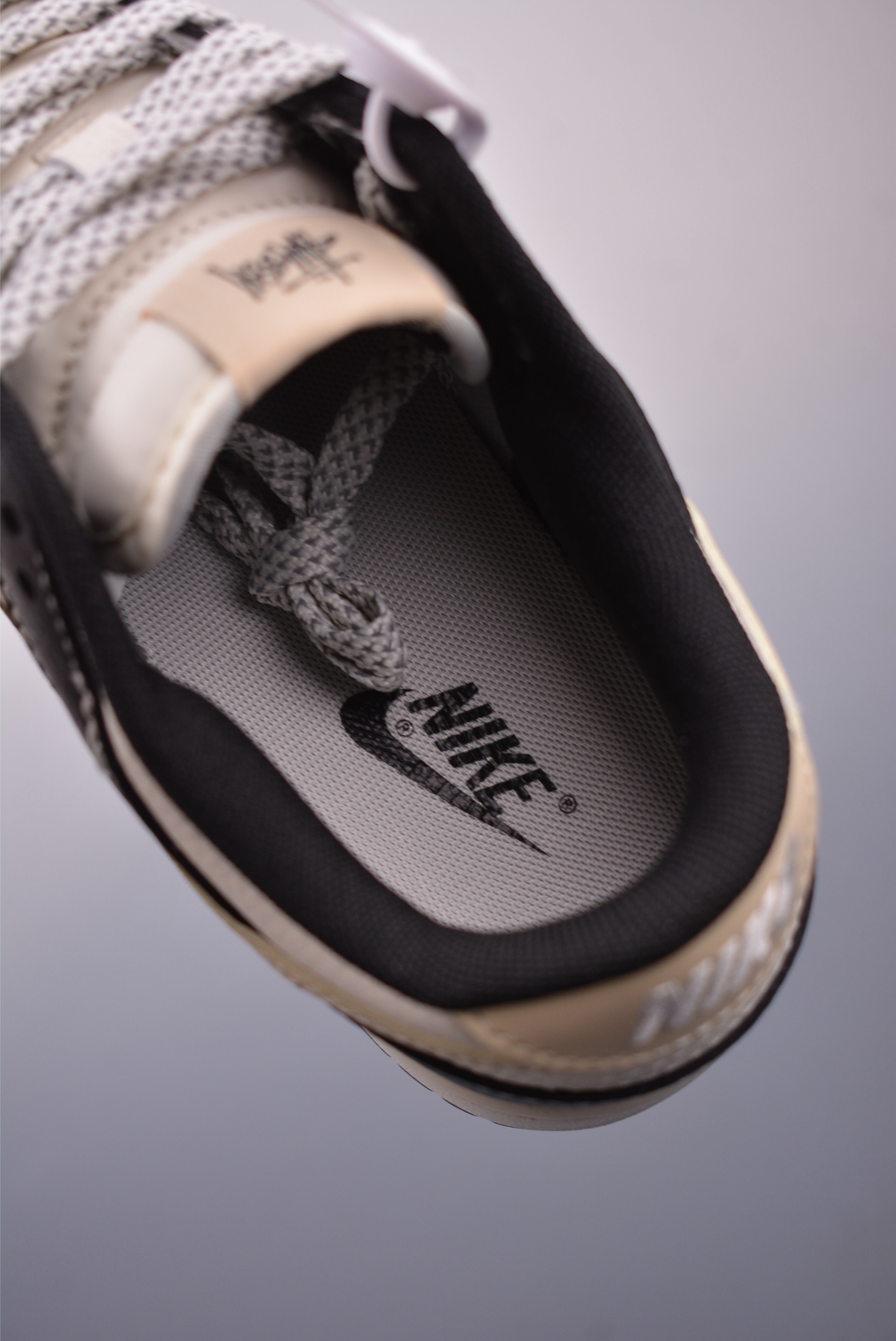 Nike SB Dunk Low 斯图西联名 ZH2598-271