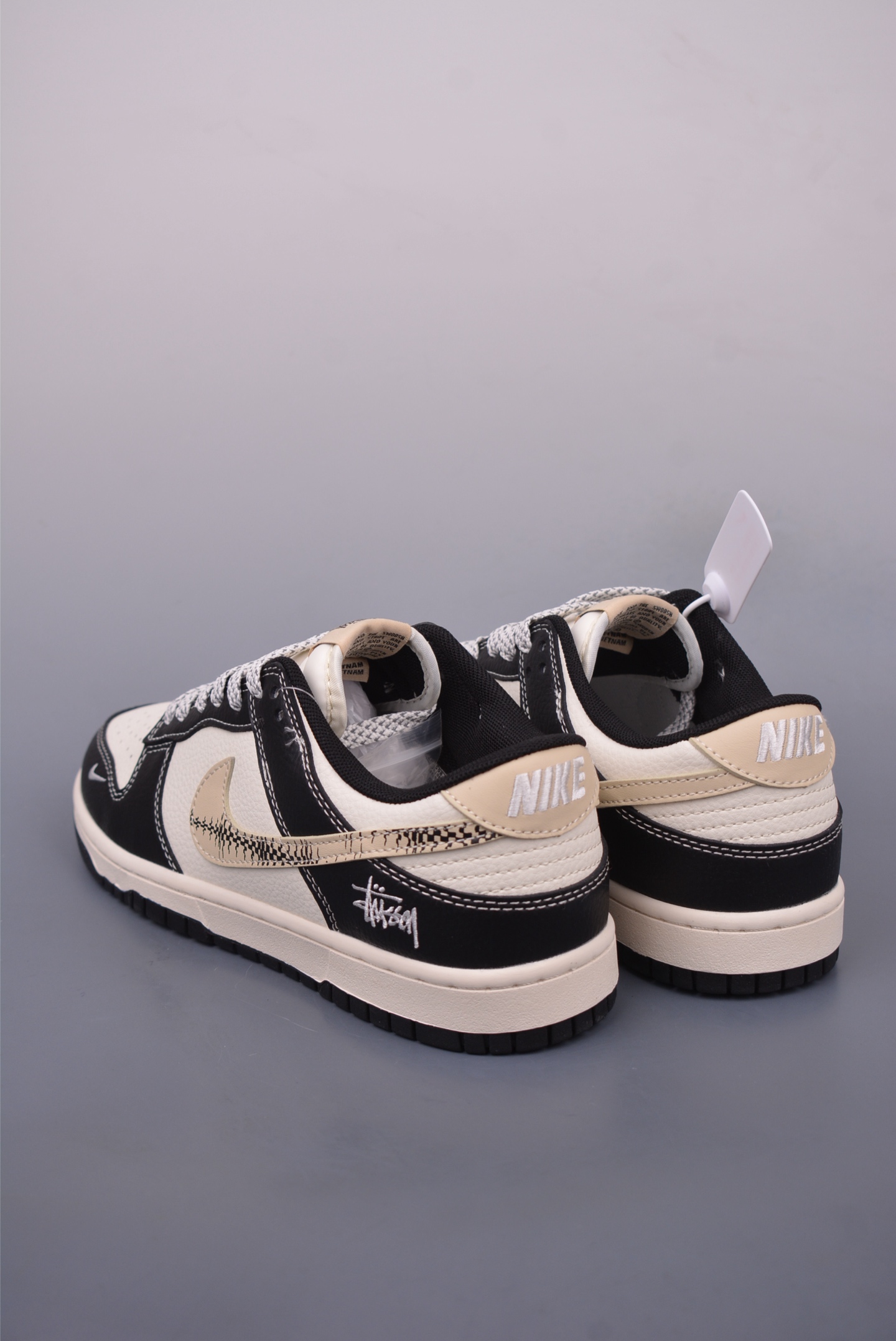 Nike SB Dunk Low 斯图西联名 ZH2598-271