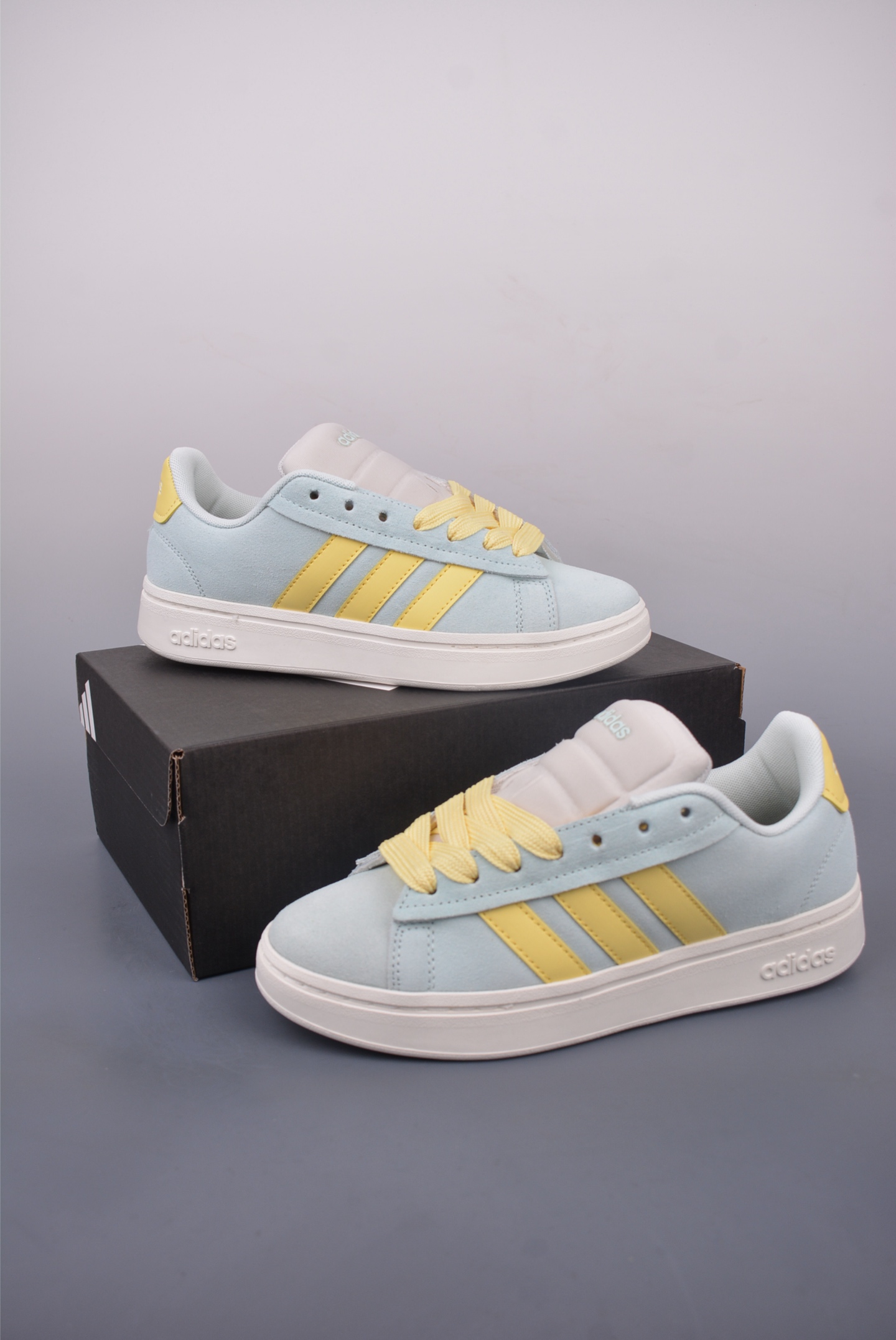 140 adidas GRAND COURT ALPHA 三叶草休闲复古运动板鞋 IH3852