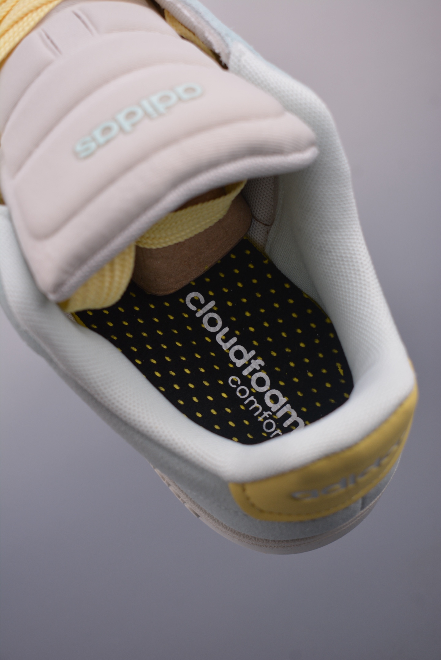 140 adidas GRAND COURT ALPHA 三叶草休闲复古运动板鞋 IH3852