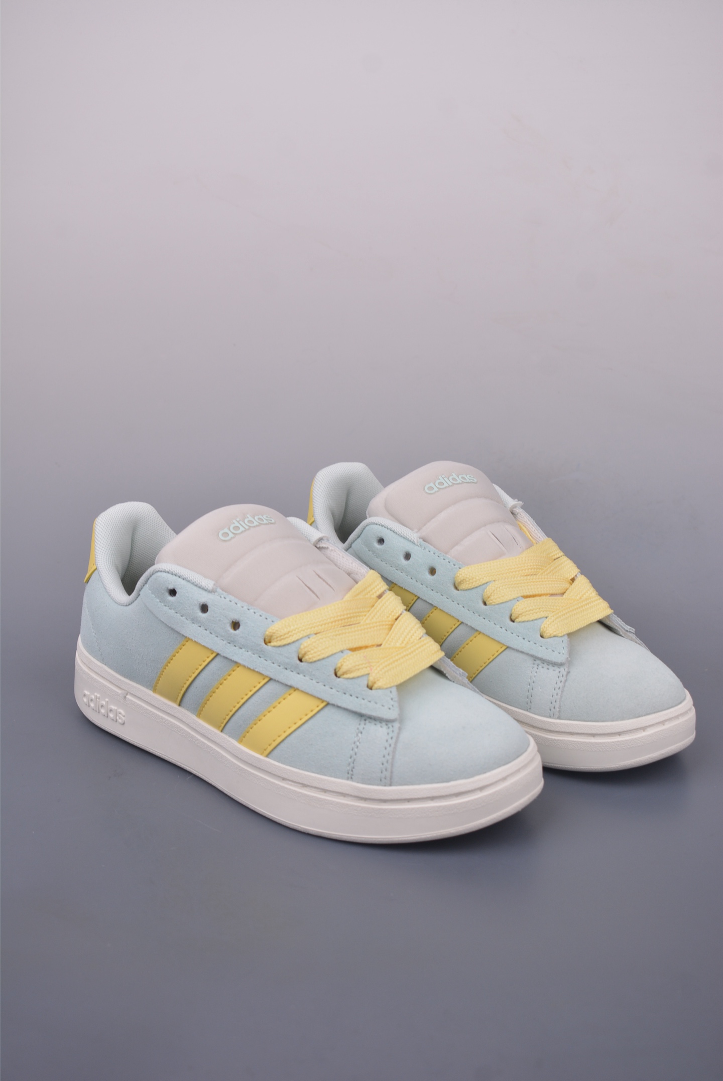 140 adidas GRAND COURT ALPHA 三叶草休闲复古运动板鞋 IH3852