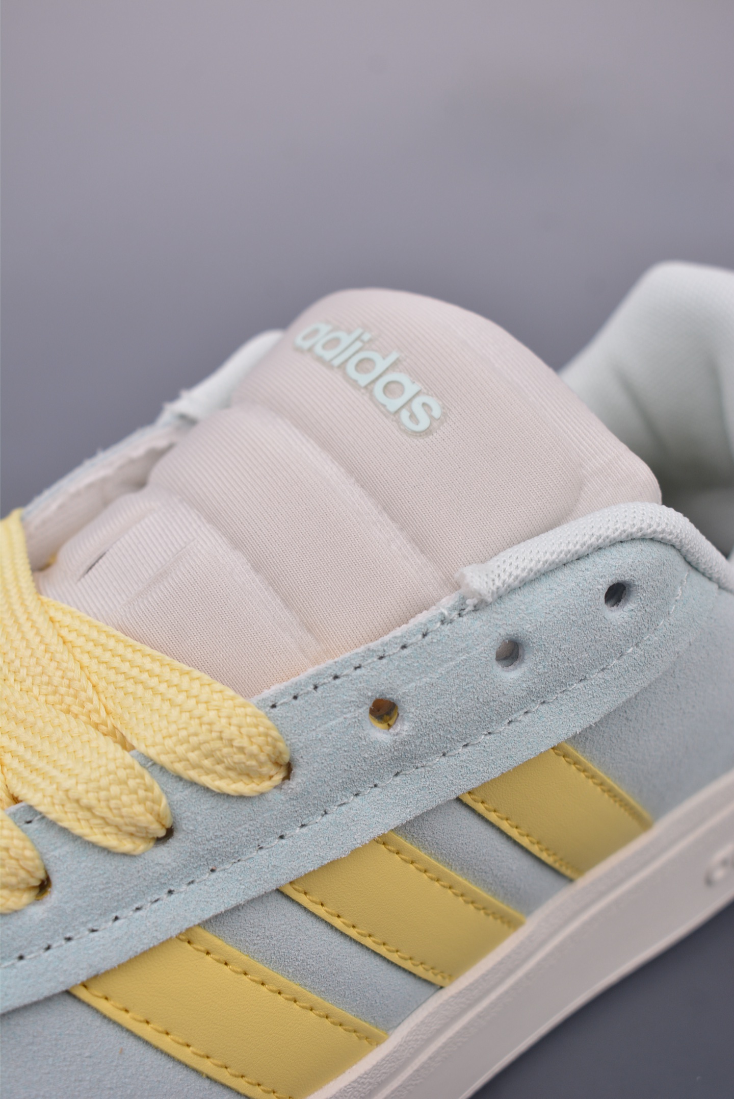 140 adidas GRAND COURT ALPHA 三叶草休闲复古运动板鞋 IH3852
